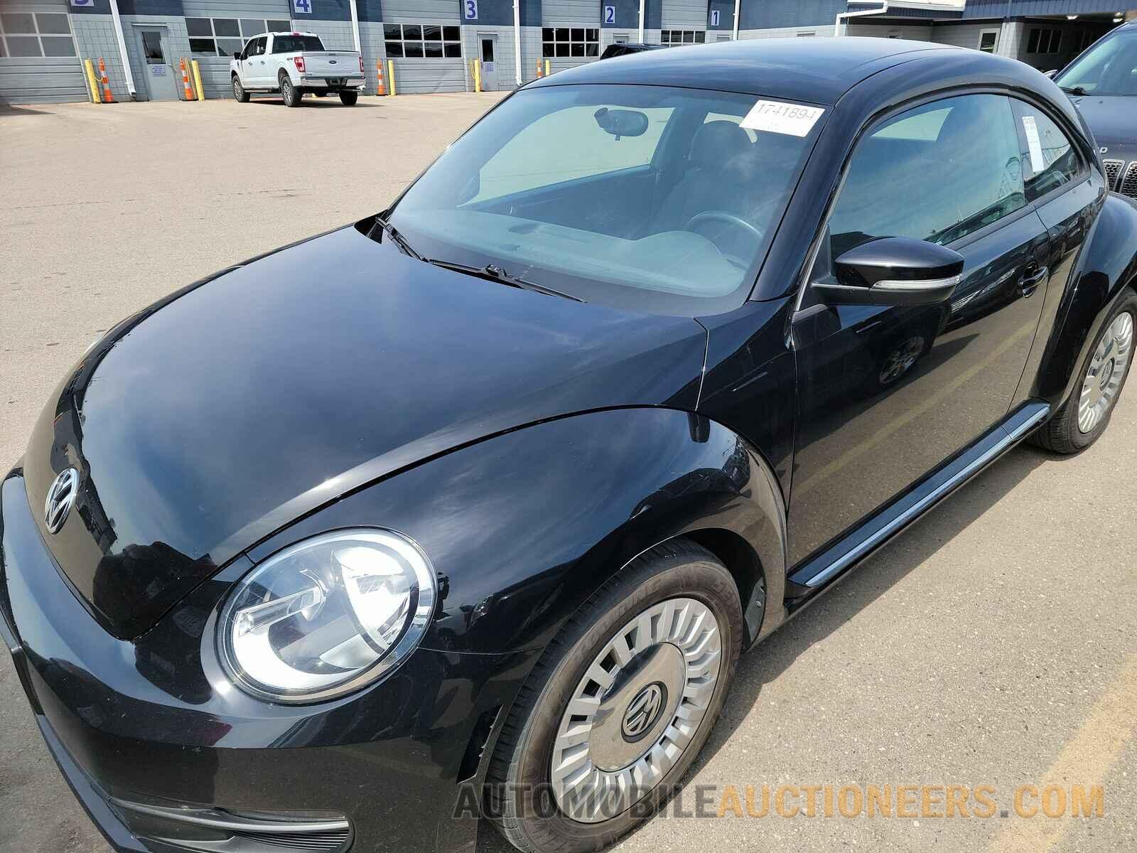 3VWJ17AT6FM636072 Volkswagen Beetle 2015