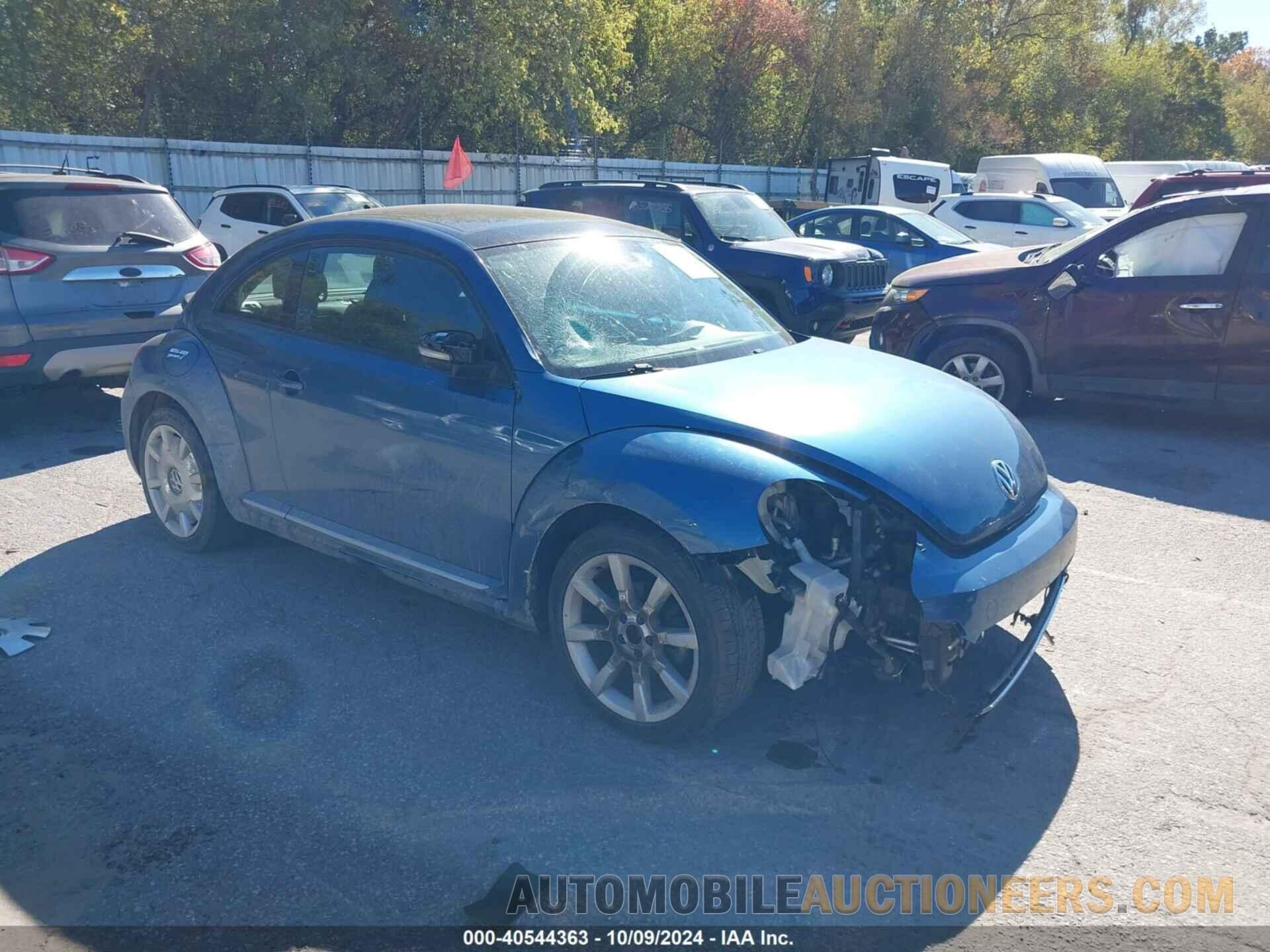 3VWJ17ATXHM604356 VOLKSWAGEN BEETLE 2017