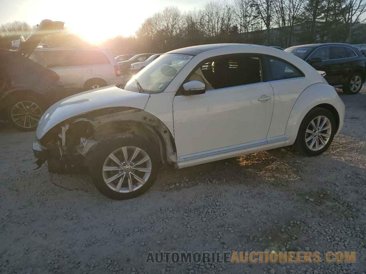 3VWJD7AT2KM720701 VOLKSWAGEN BEETLE 2019