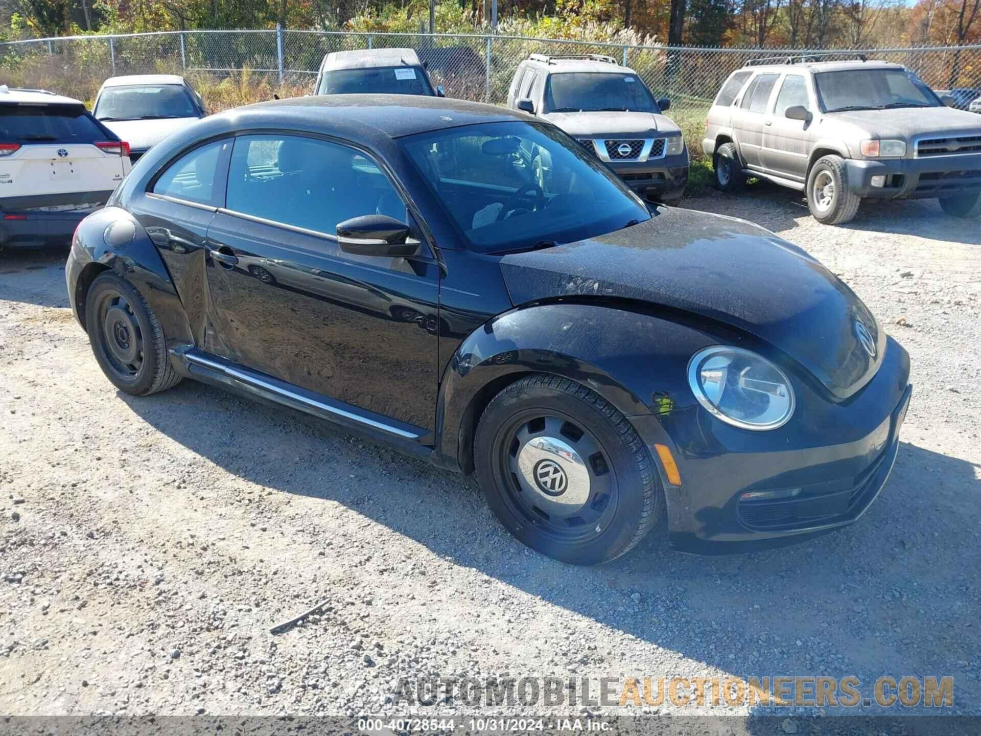 3VWJP7AT5CM623548 VOLKSWAGEN BEETLE 2012