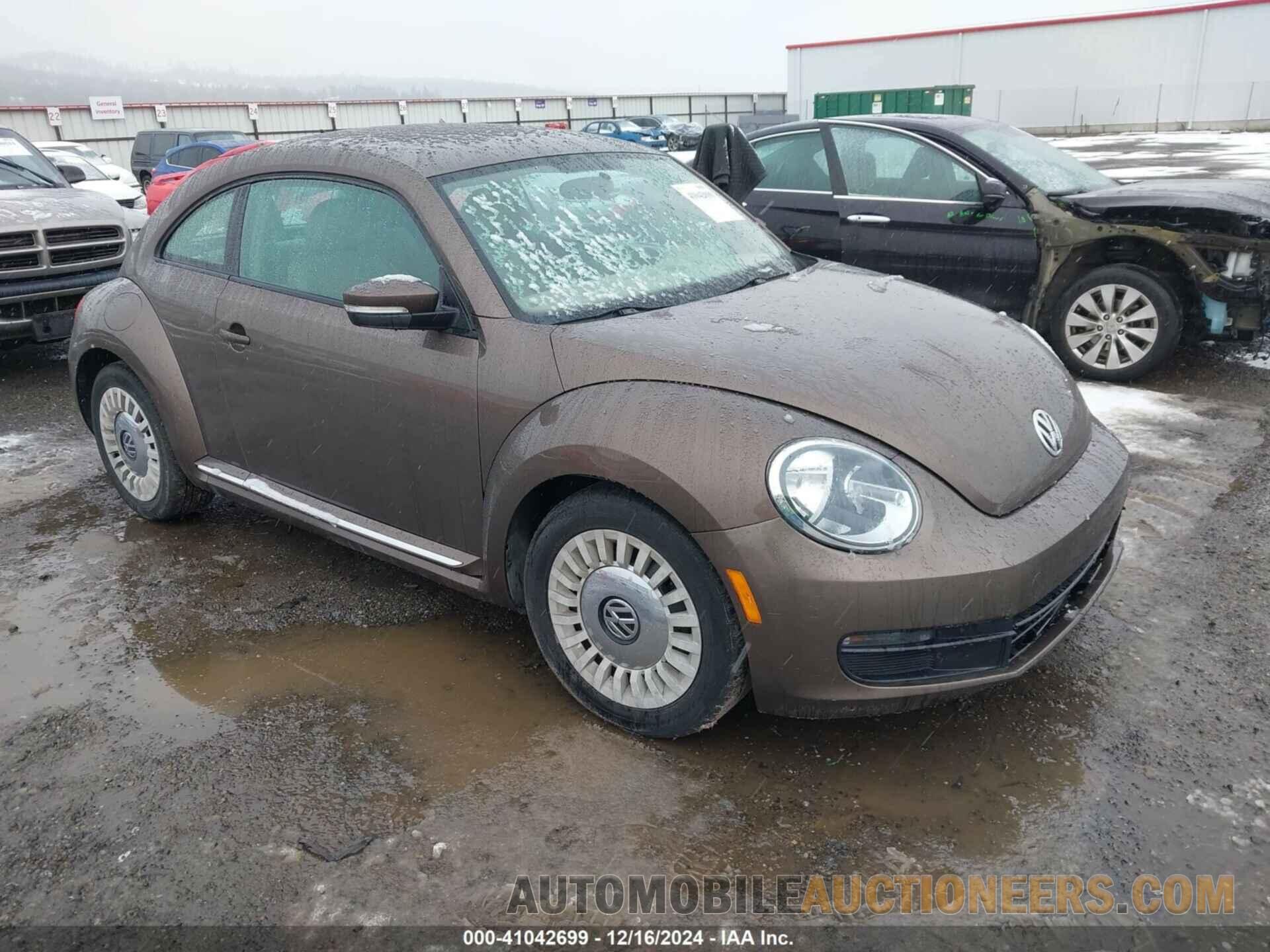 3VWJP7AT8DM693398 VOLKSWAGEN BEETLE 2013