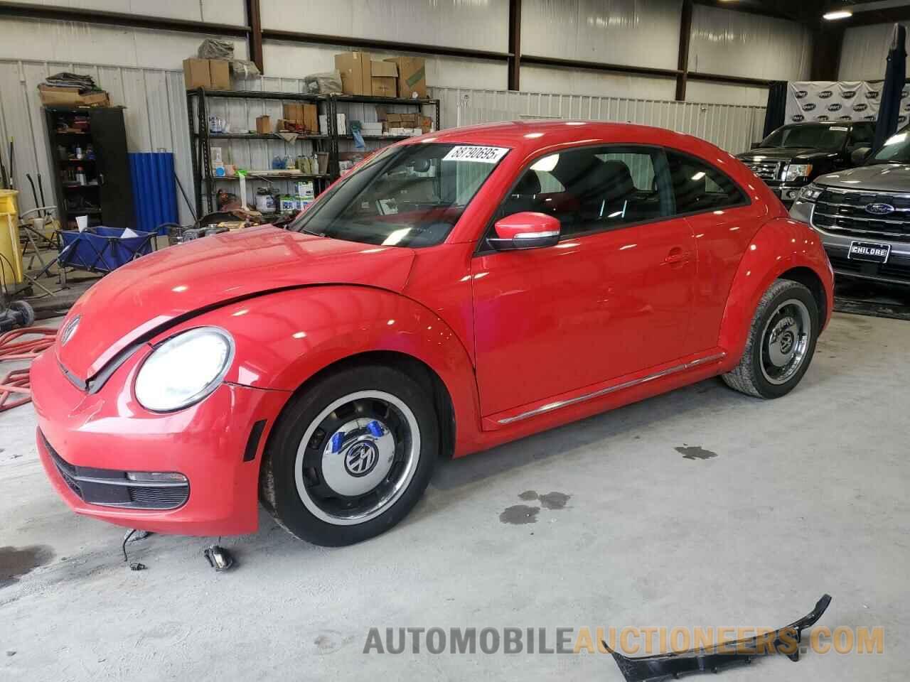 3VWJX7AT1CM638970 VOLKSWAGEN BEETLE 2012