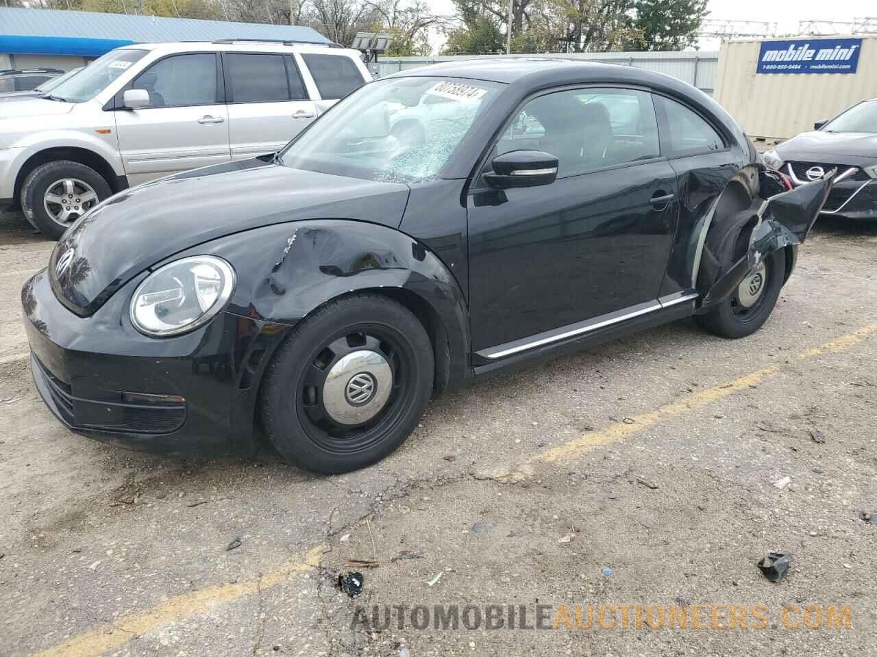 3VWJX7AT1DM657830 VOLKSWAGEN BEETLE 2013