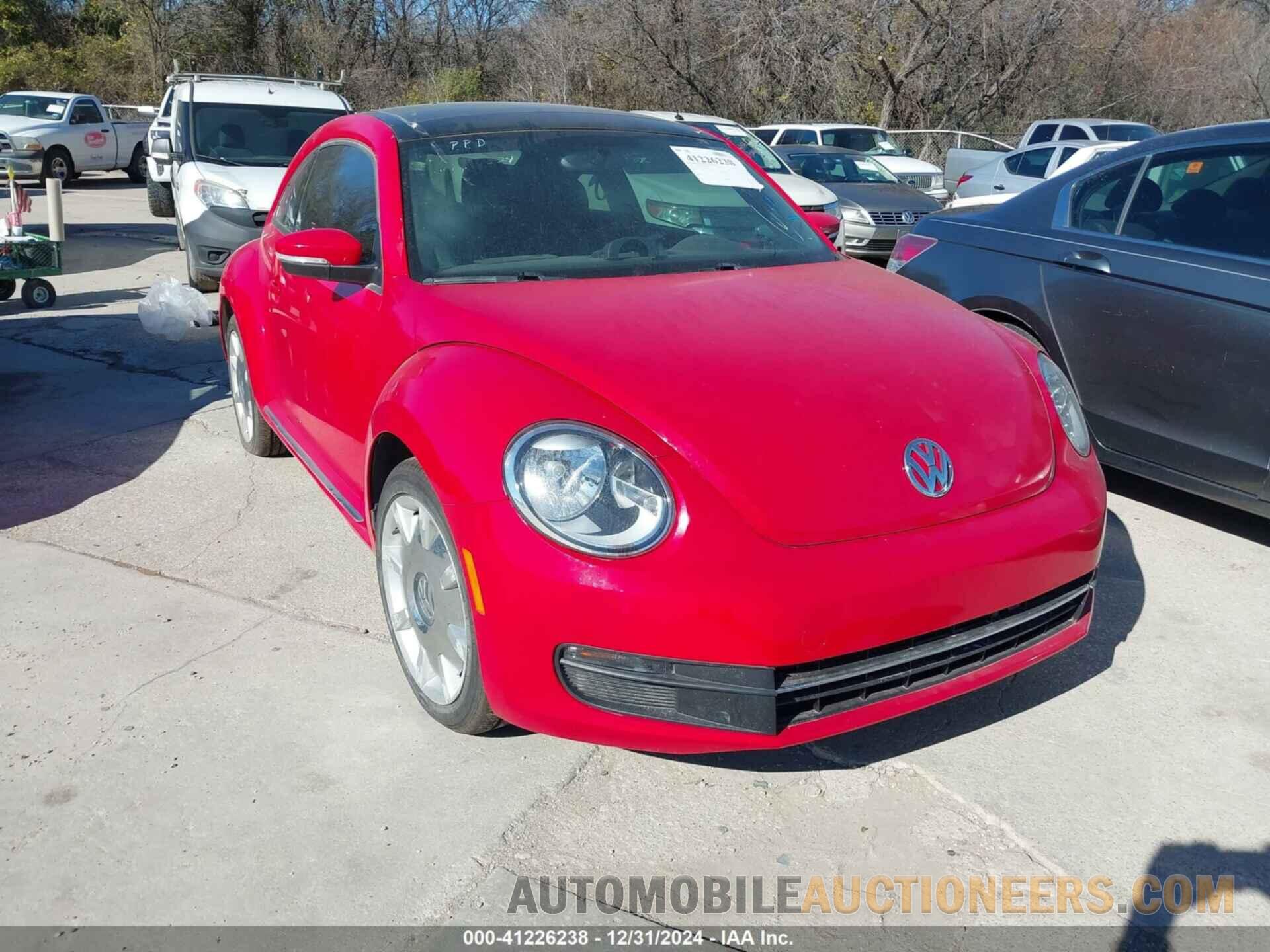 3VWJX7AT3DM600321 VOLKSWAGEN BEETLE 2013