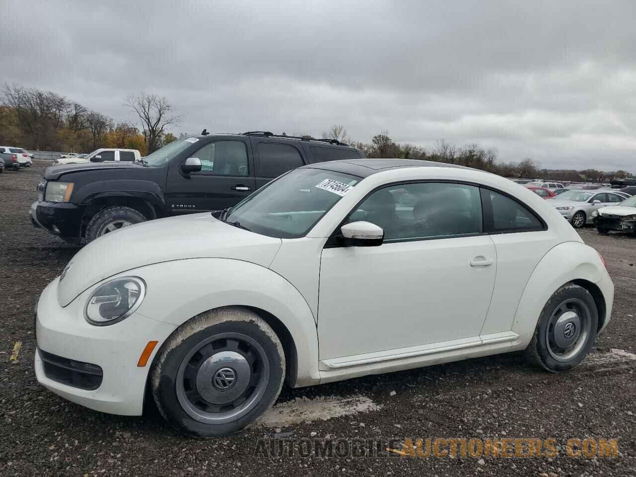 3VWJX7AT7DM614139 VOLKSWAGEN BEETLE 2013