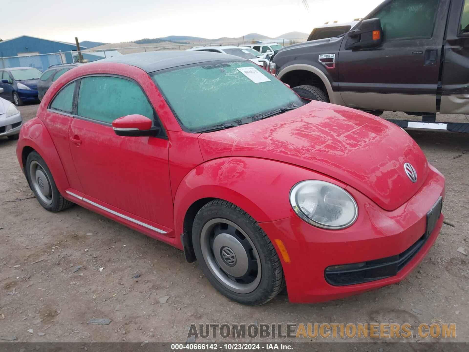 3VWJX7AT8DM602565 VOLKSWAGEN BEETLE 2013