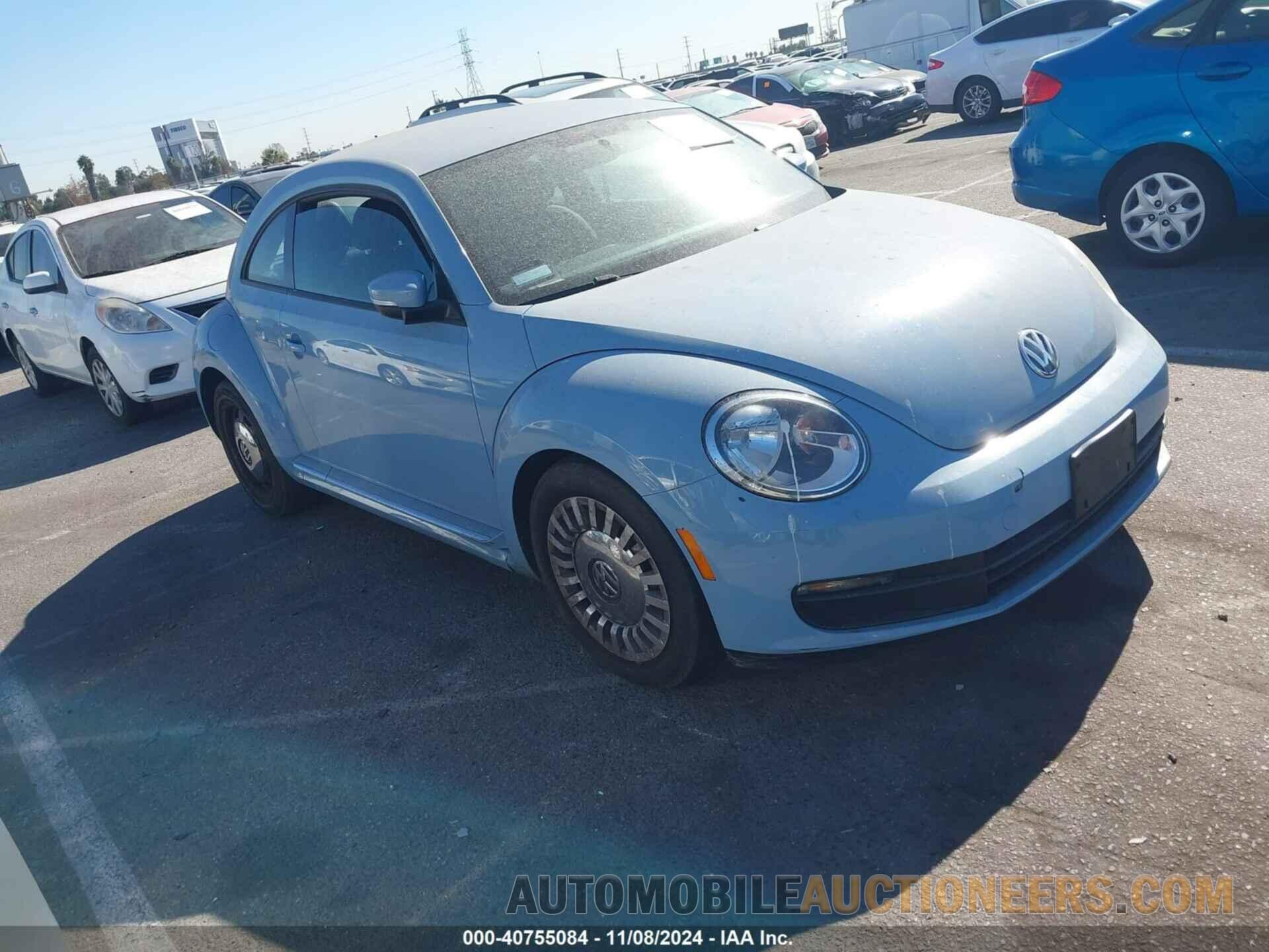 3VWJX7AT9DM661253 VOLKSWAGEN BEETLE 2013