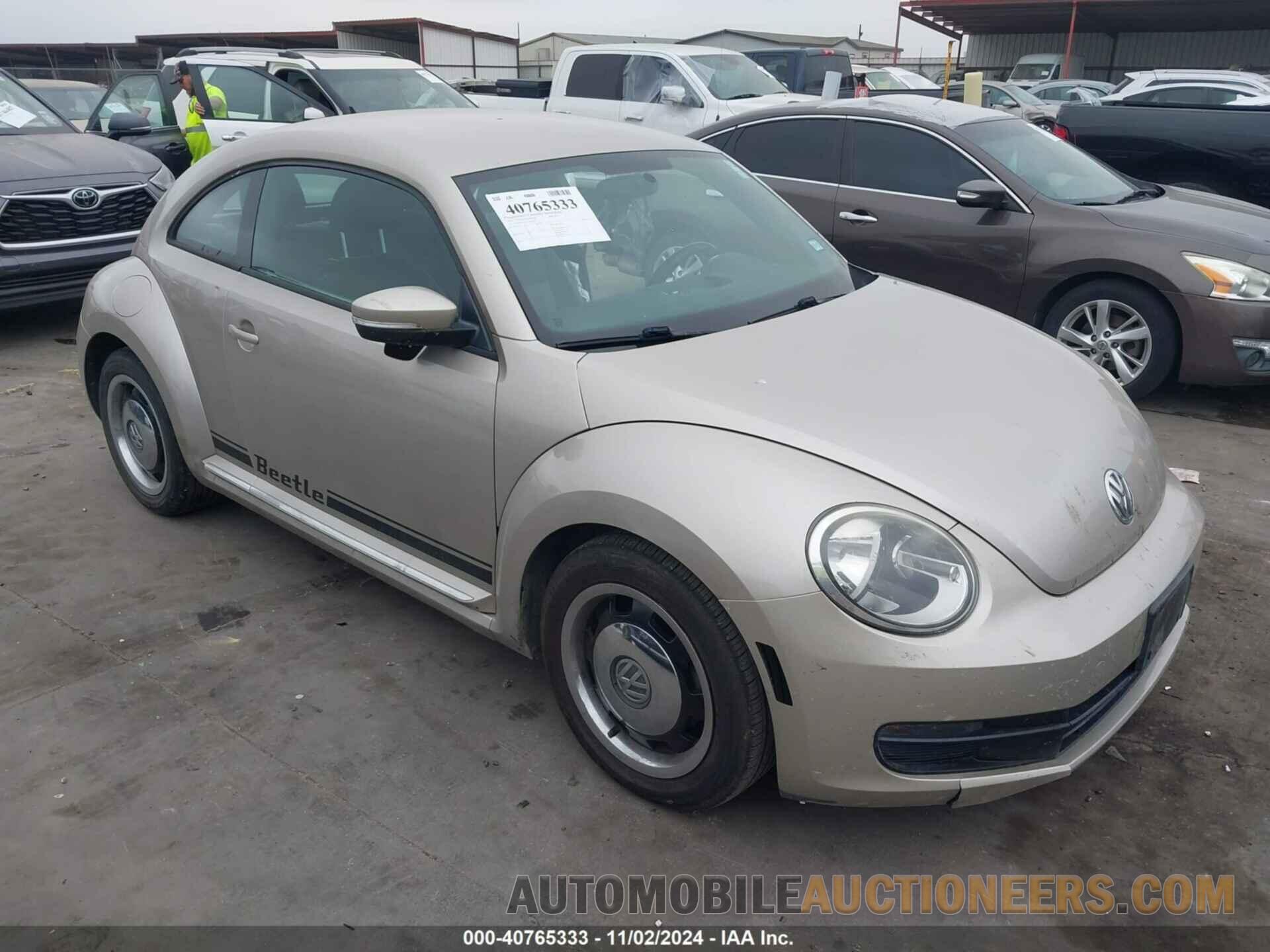 3VWJX7ATXCM646954 VOLKSWAGEN BEETLE 2012