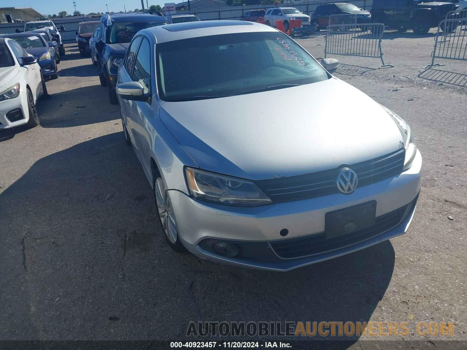 3VWL07AJ0EM403183 VOLKSWAGEN JETTA 2014