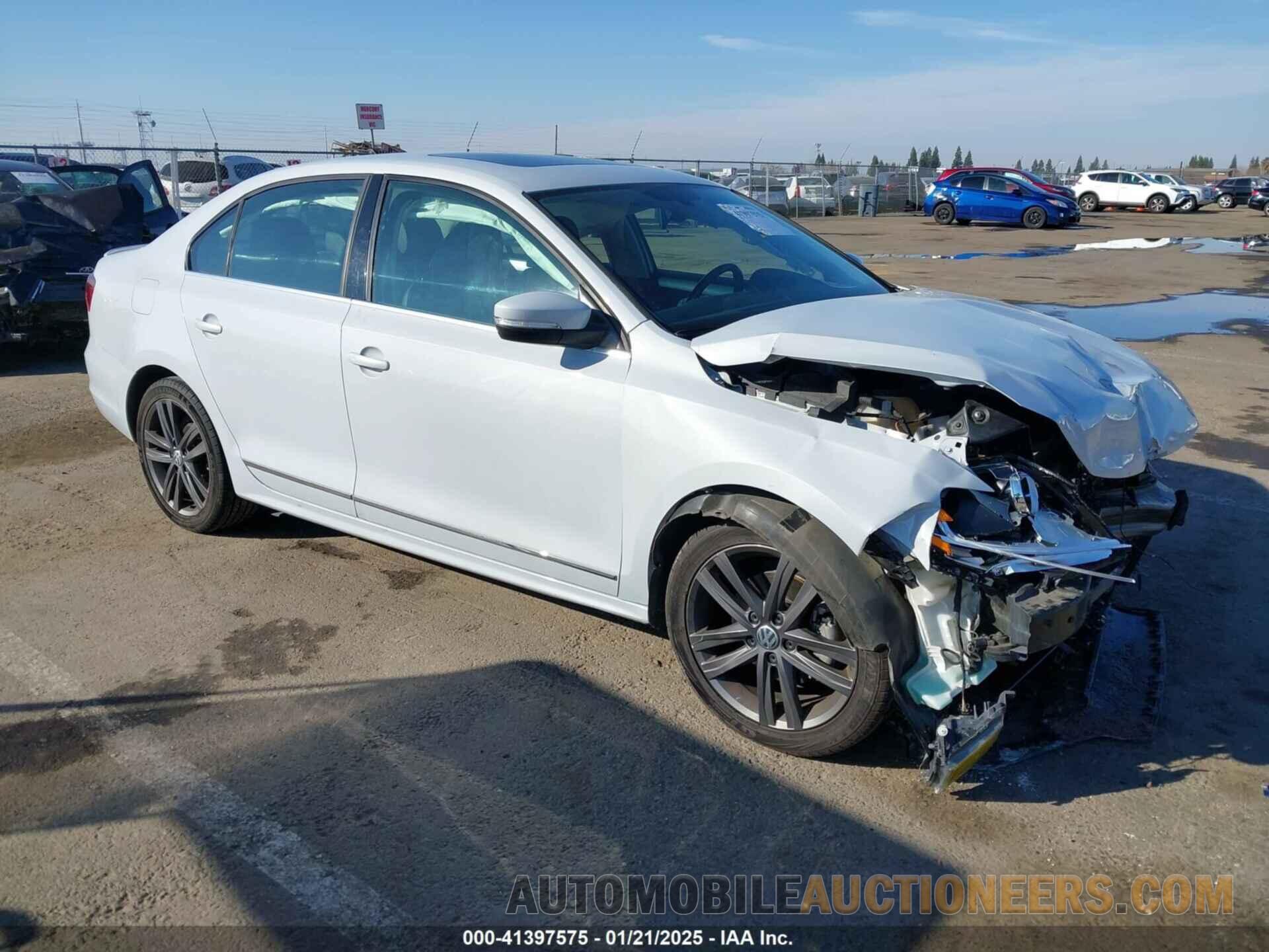 3VWL17AJ2JM252094 VOLKSWAGEN JETTA 2018