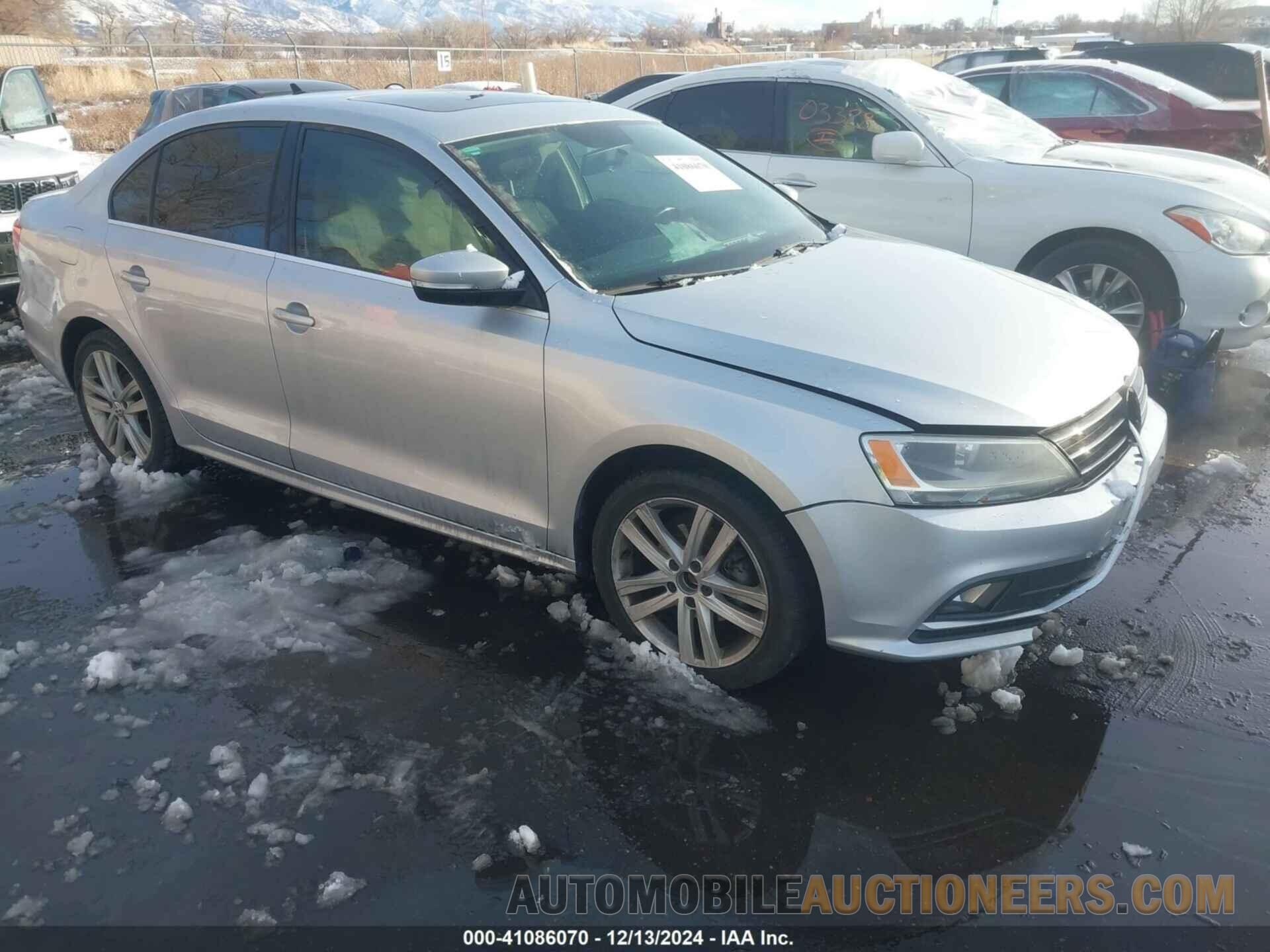 3VWL17AJ9FM303467 VOLKSWAGEN JETTA 2015