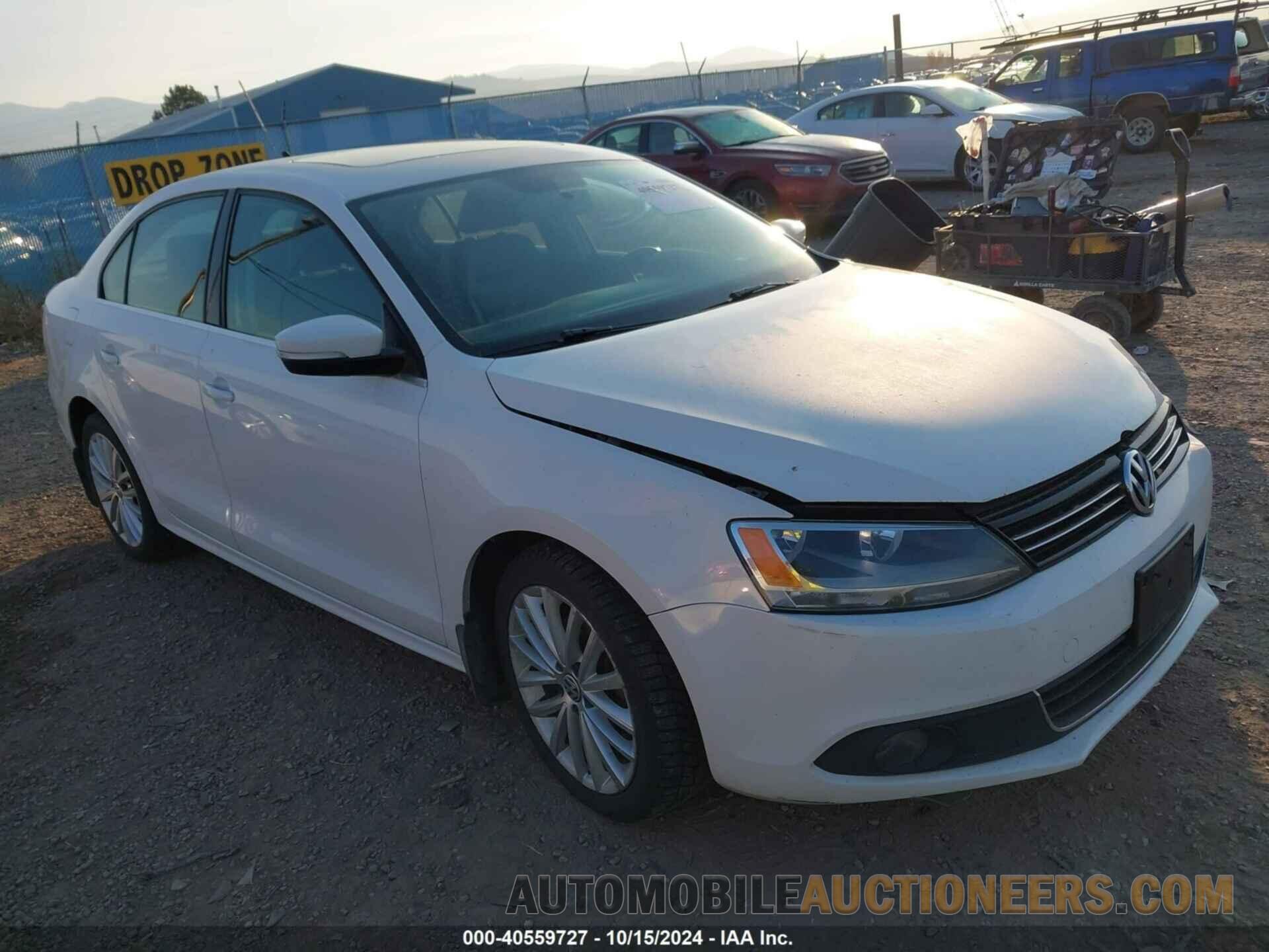 3VWLL7AJ2DM374565 VOLKSWAGEN JETTA 2013