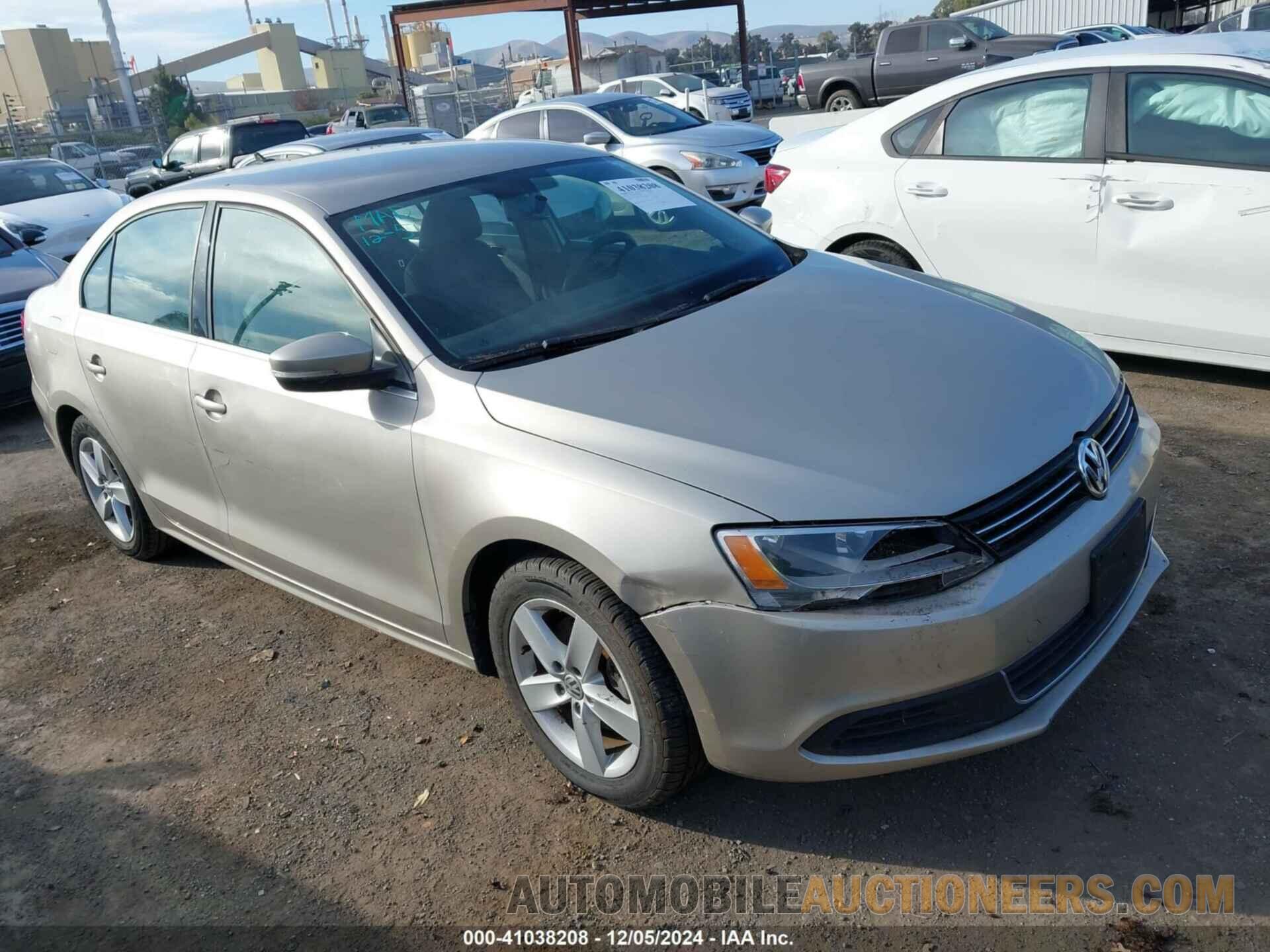 3VWLL7AJ4EM205682 VOLKSWAGEN JETTA 2014