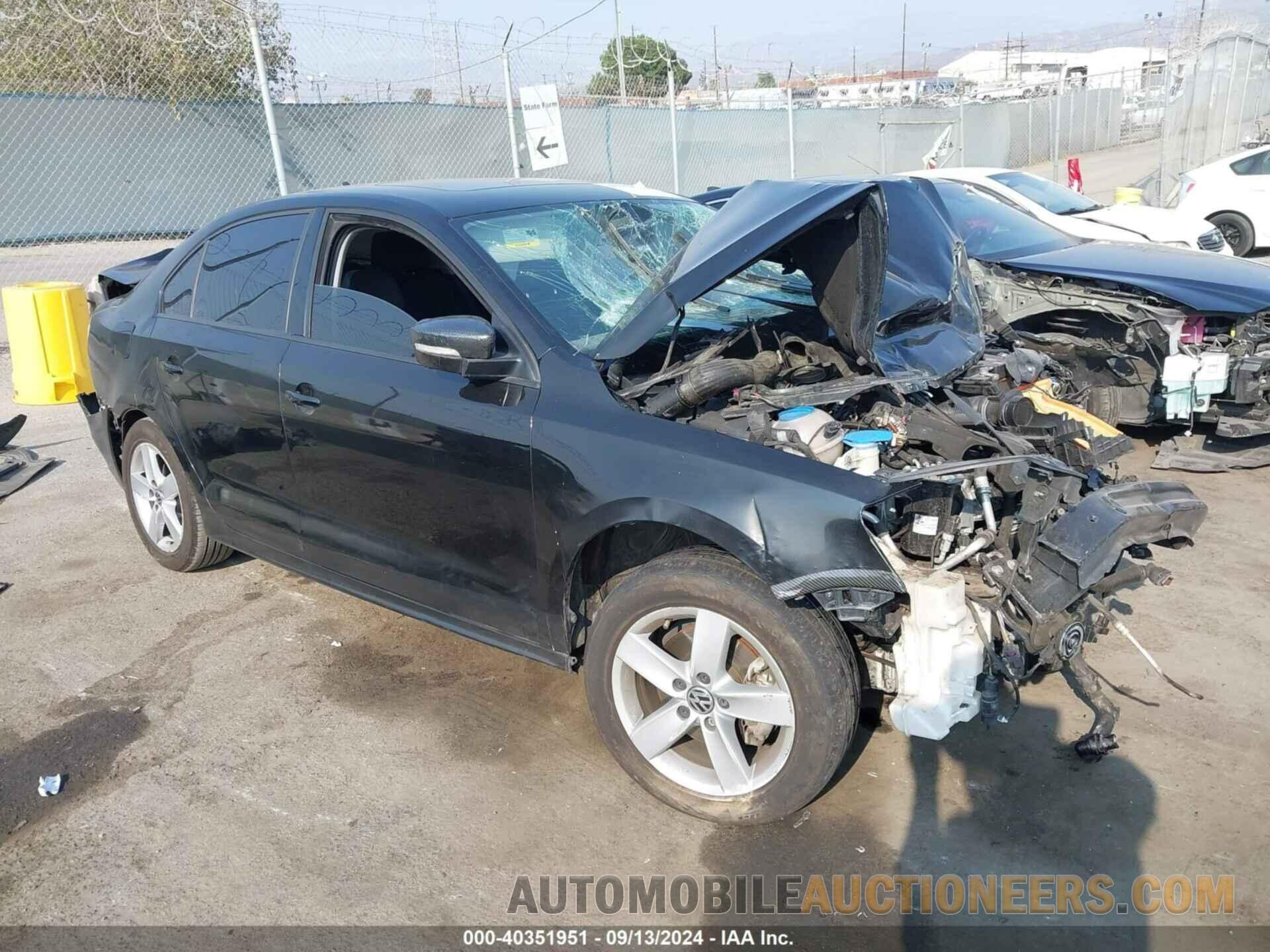 3VWLL7AJ5CM415334 VOLKSWAGEN JETTA 2012