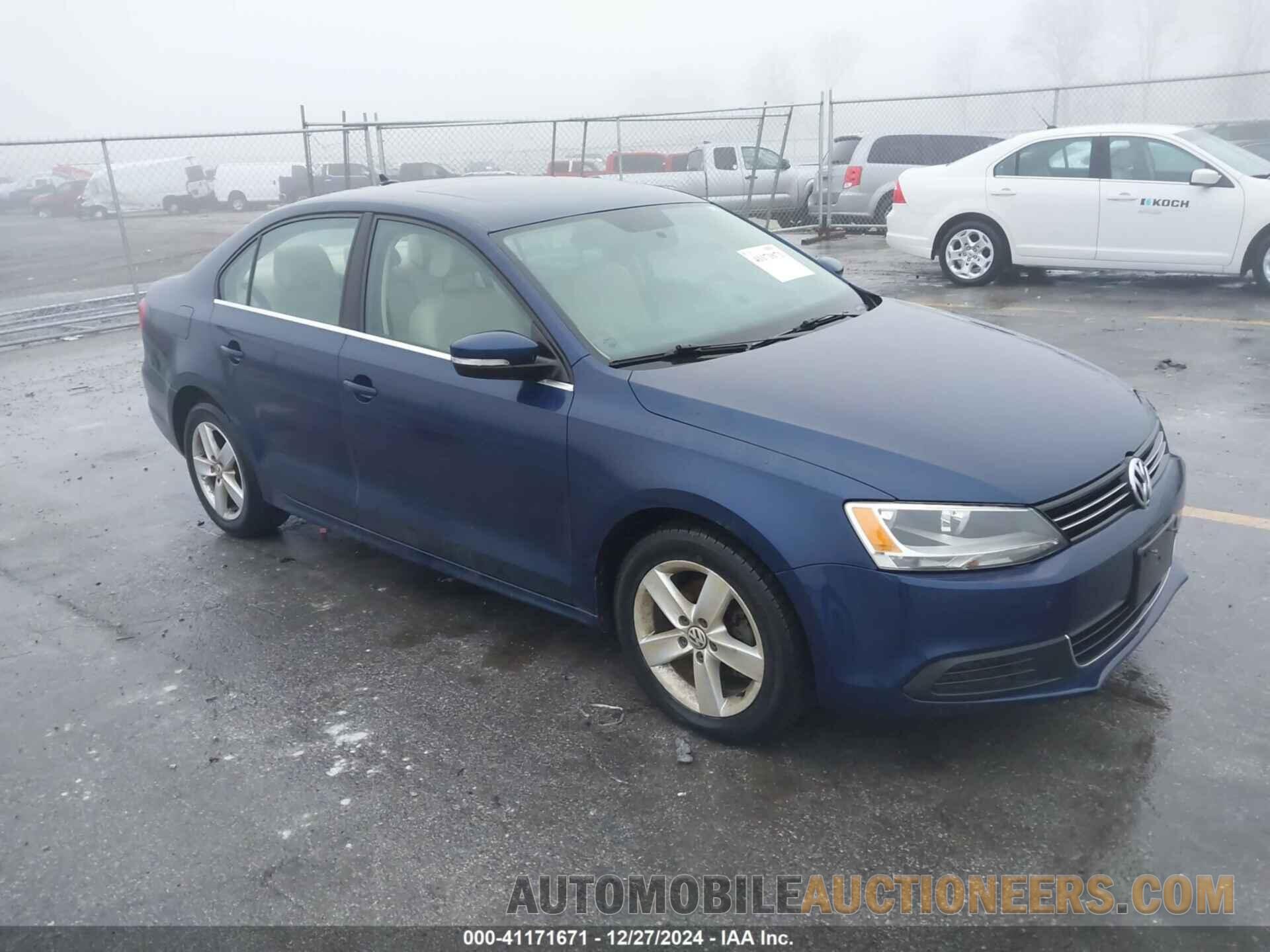 3VWLL7AJ8DM287706 VOLKSWAGEN JETTA 2013