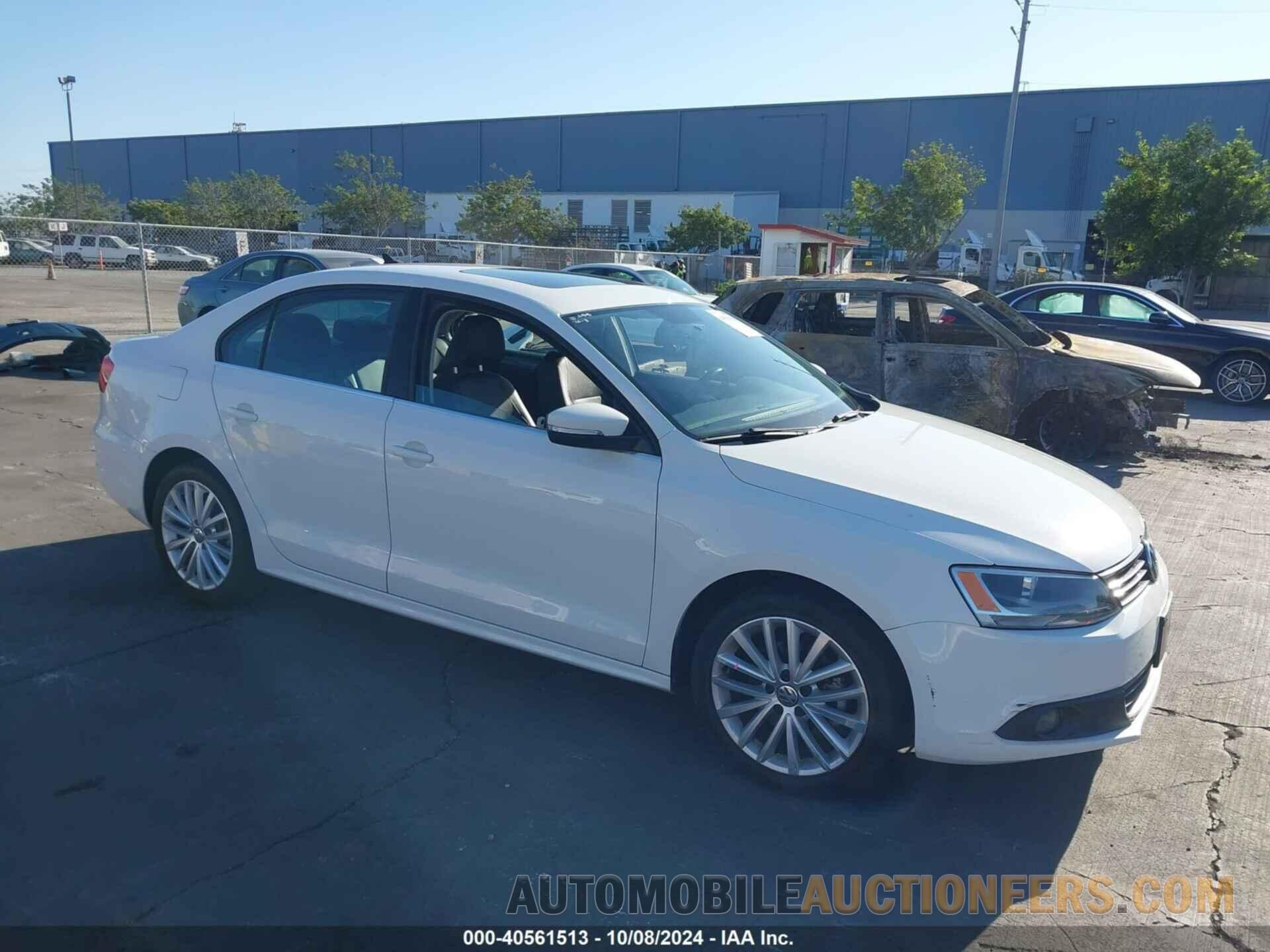 3VWLP7AJ4DM372854 VOLKSWAGEN JETTA 2013