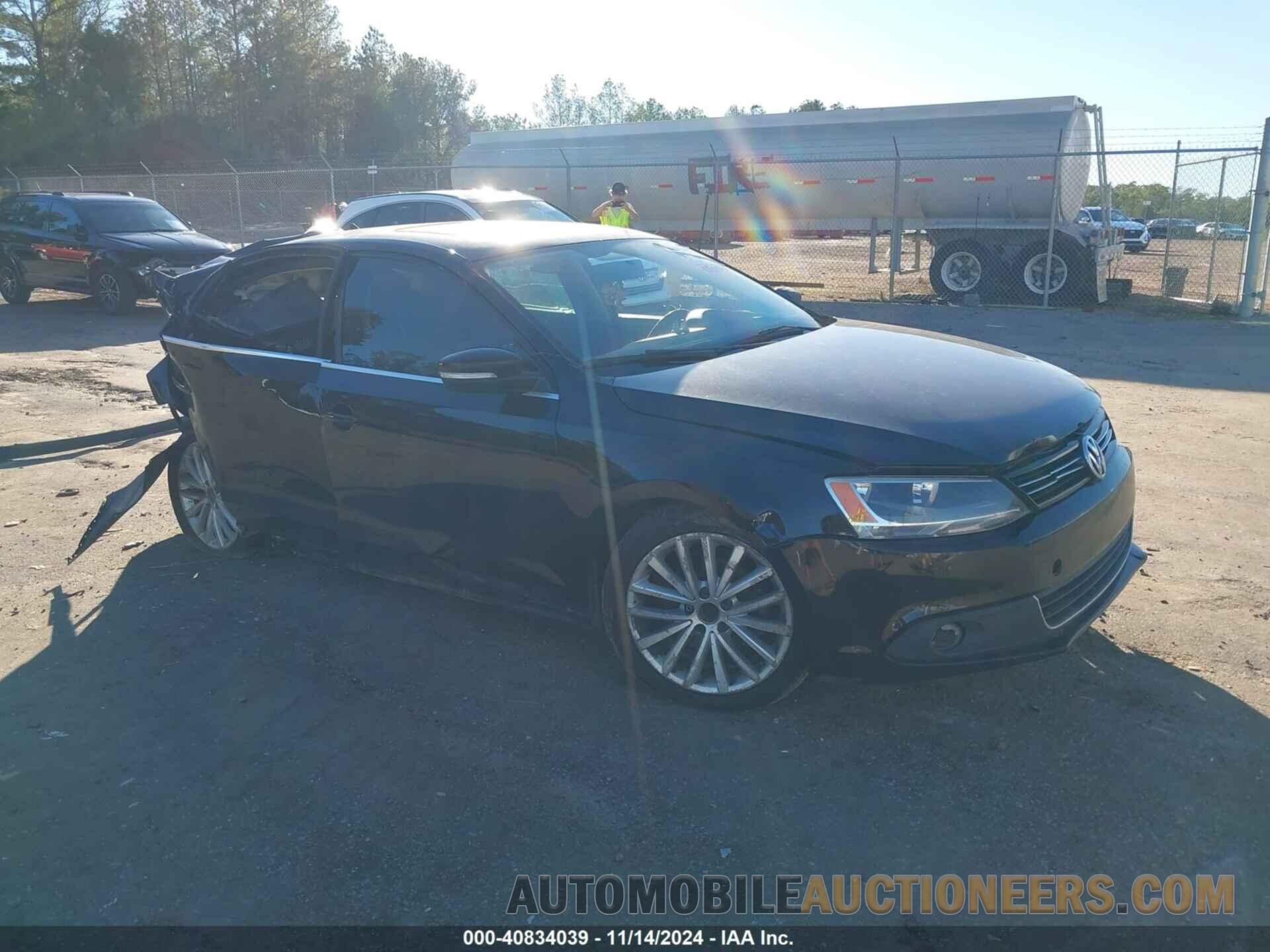 3VWLX7AJ0BM367146 VOLKSWAGEN JETTA 2011