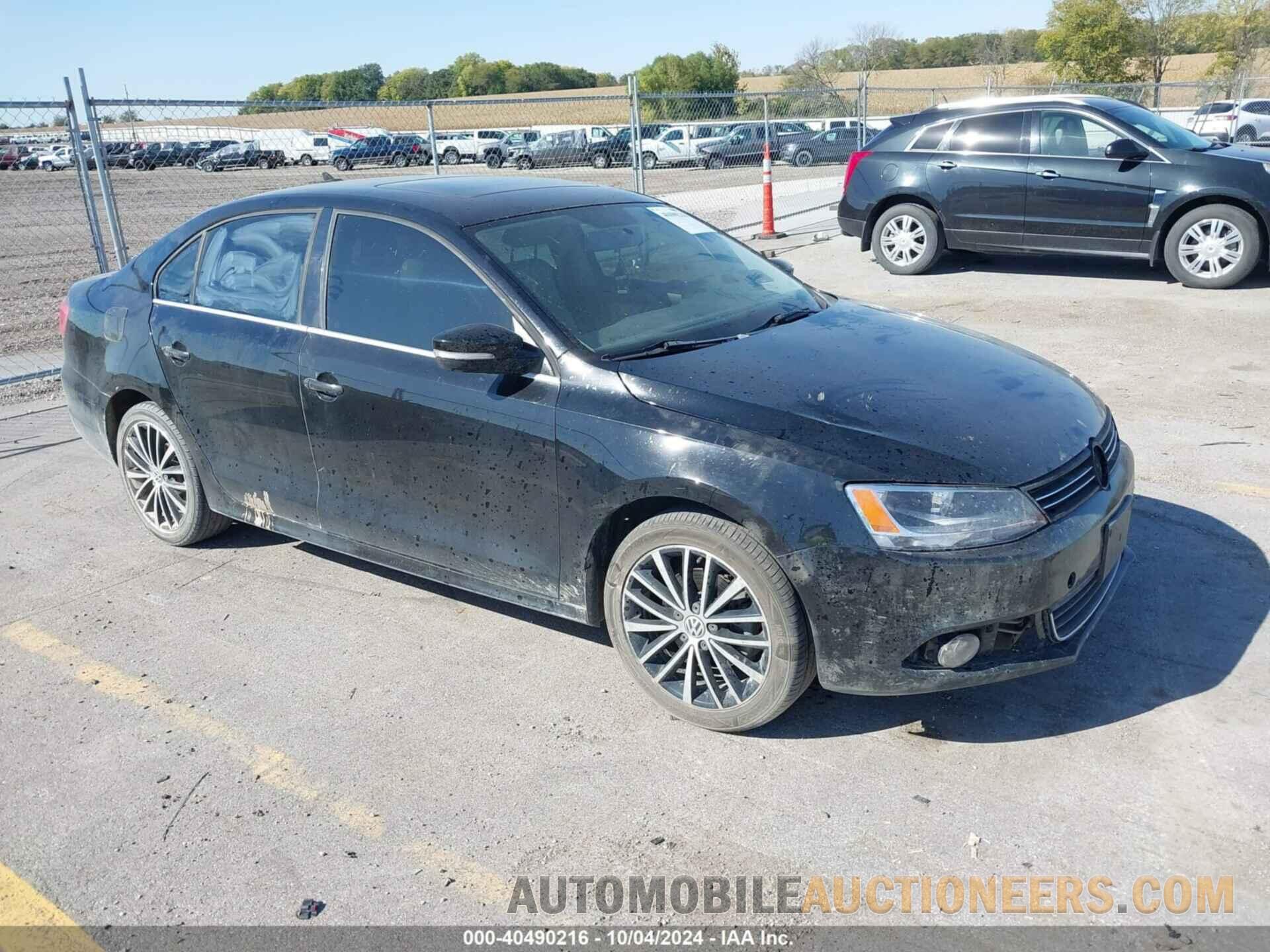 3VWLX7AJ2CM388825 VOLKSWAGEN JETTA 2012