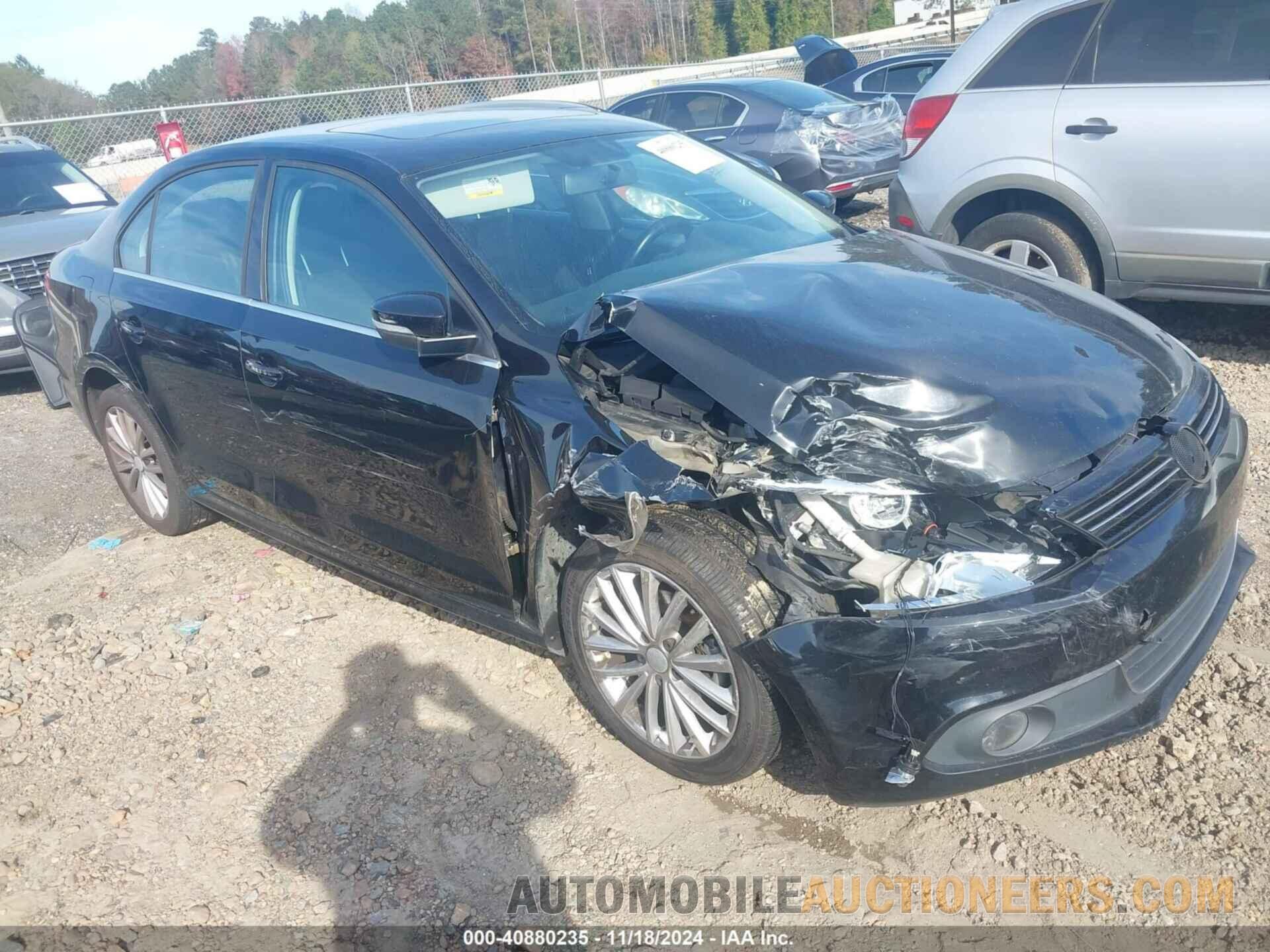 3VWLX7AJ4BM368767 VOLKSWAGEN JETTA 2011