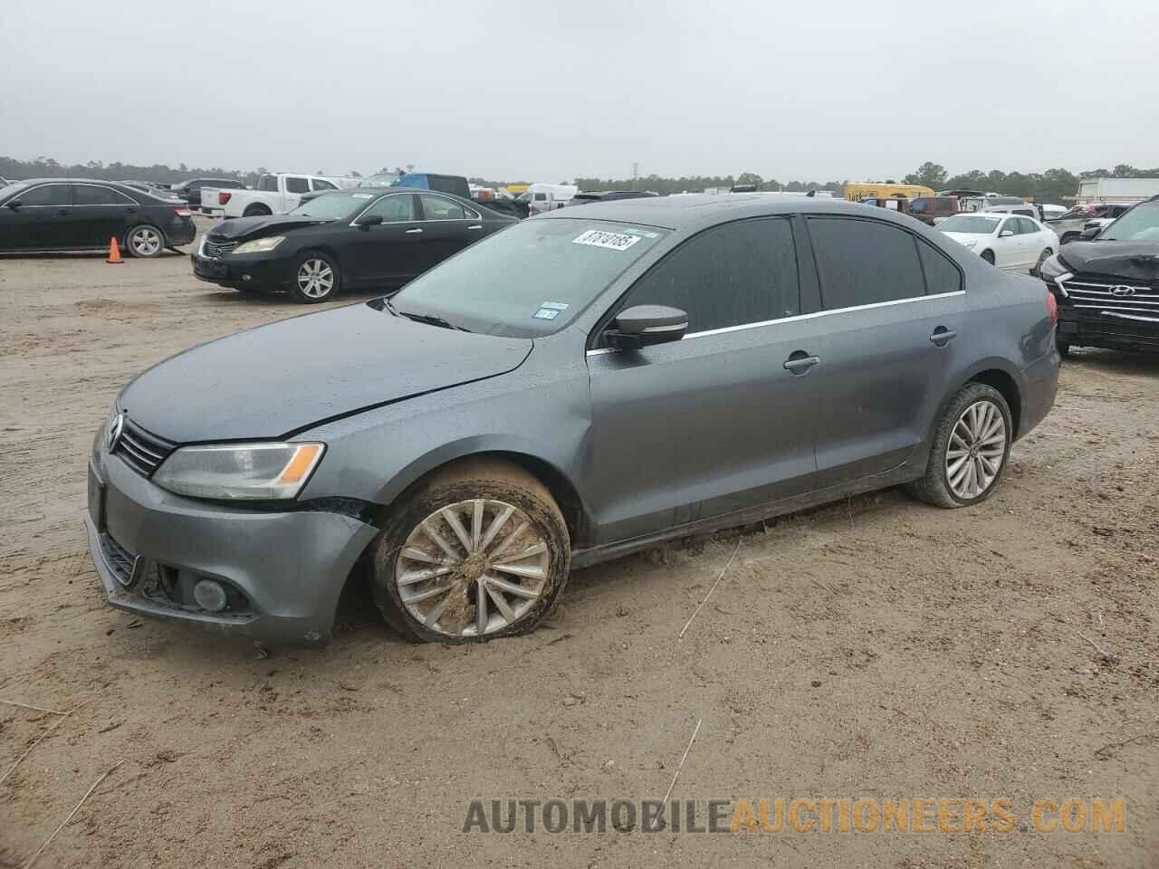 3VWLX7AJ6DM363184 VOLKSWAGEN JETTA 2013