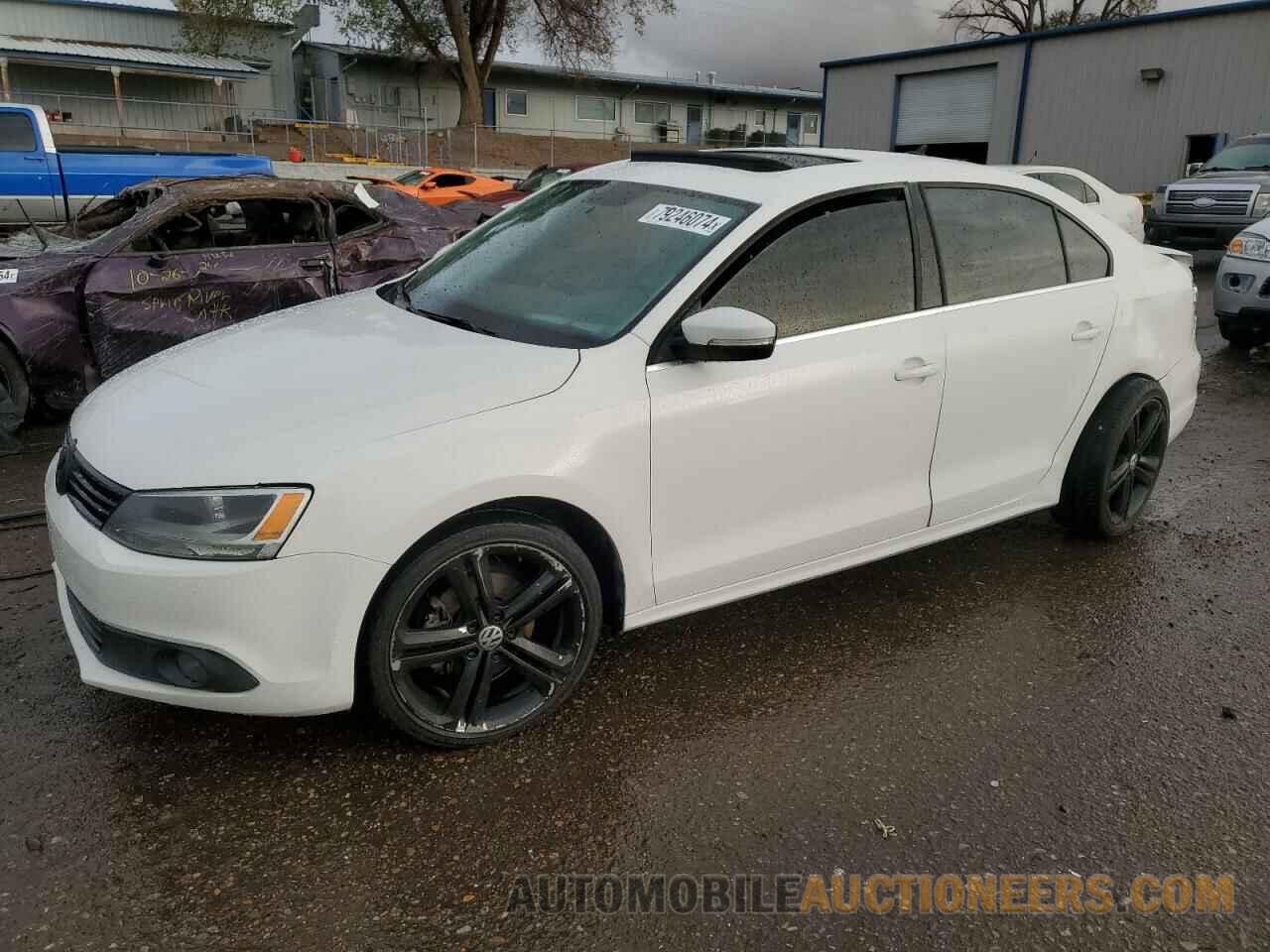 3VWLX7AJ9DM355242 VOLKSWAGEN JETTA 2013