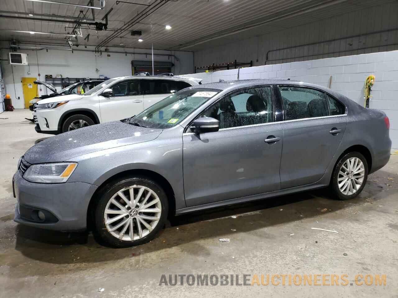 3VWLZ7AJ4BM076210 VOLKSWAGEN JETTA 2011