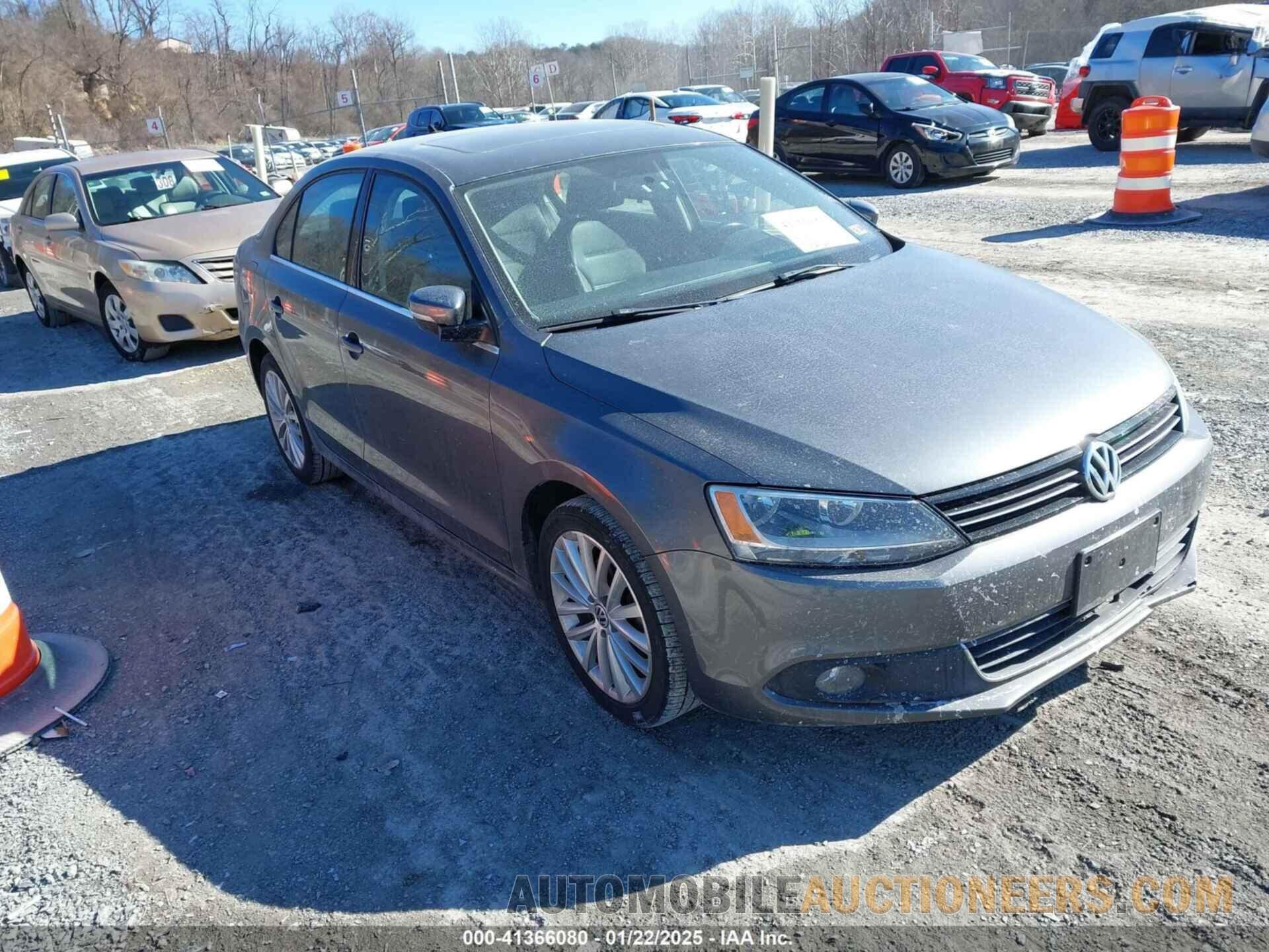 3VWLZ7AJ7BM366408 VOLKSWAGEN JETTA 2011