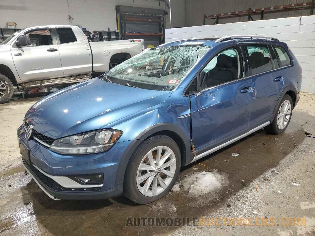 3VWM17AU9JM765826 VOLKSWAGEN GOLF 2018