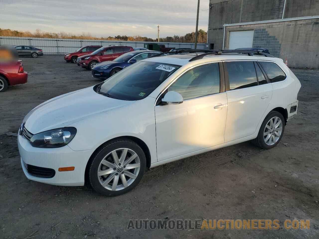 3VWPL7AJ8EM611157 VOLKSWAGEN JETTA 2014