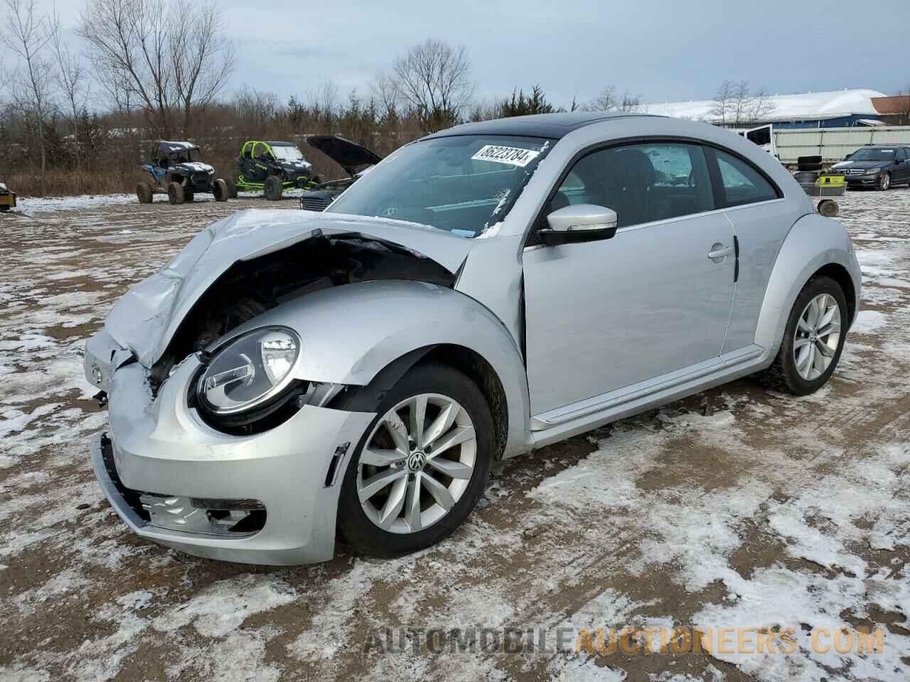 3VWRL7AT1DM645286 VOLKSWAGEN BEETLE 2013