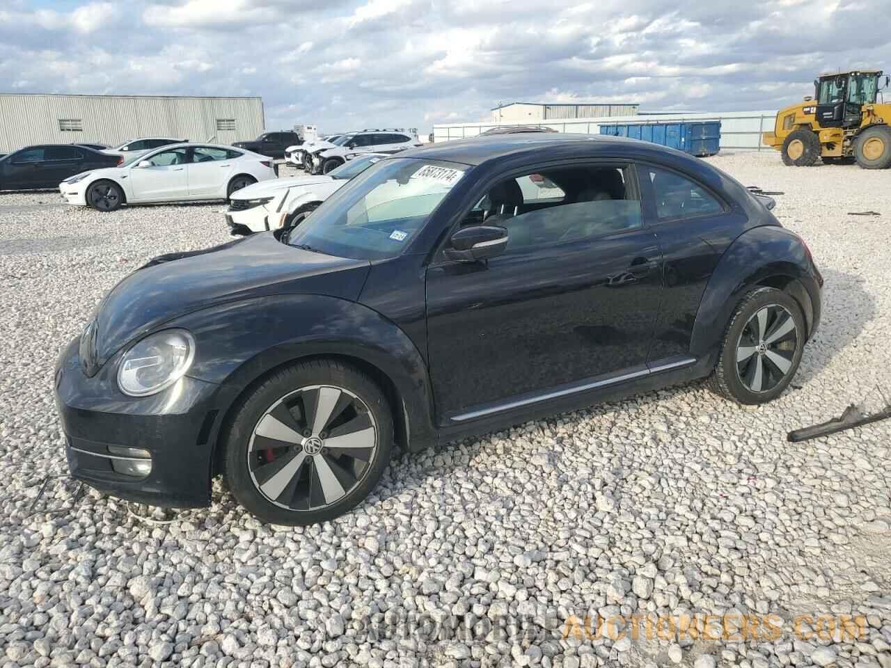 3VWVA7AT1CM618883 VOLKSWAGEN BEETLE 2012