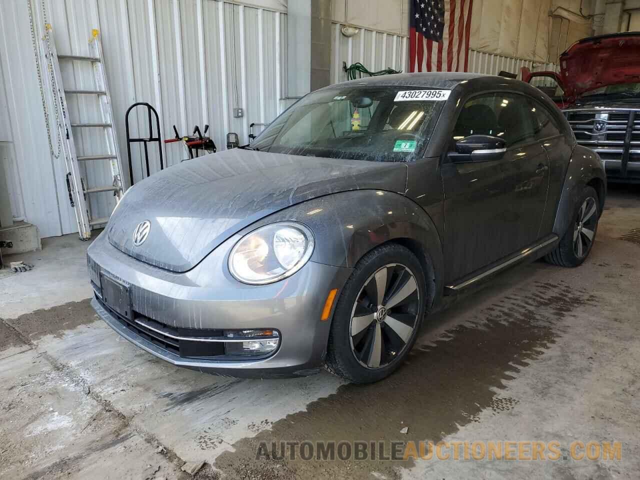 3VWVA7AT1CM656081 VOLKSWAGEN BEETLE 2012