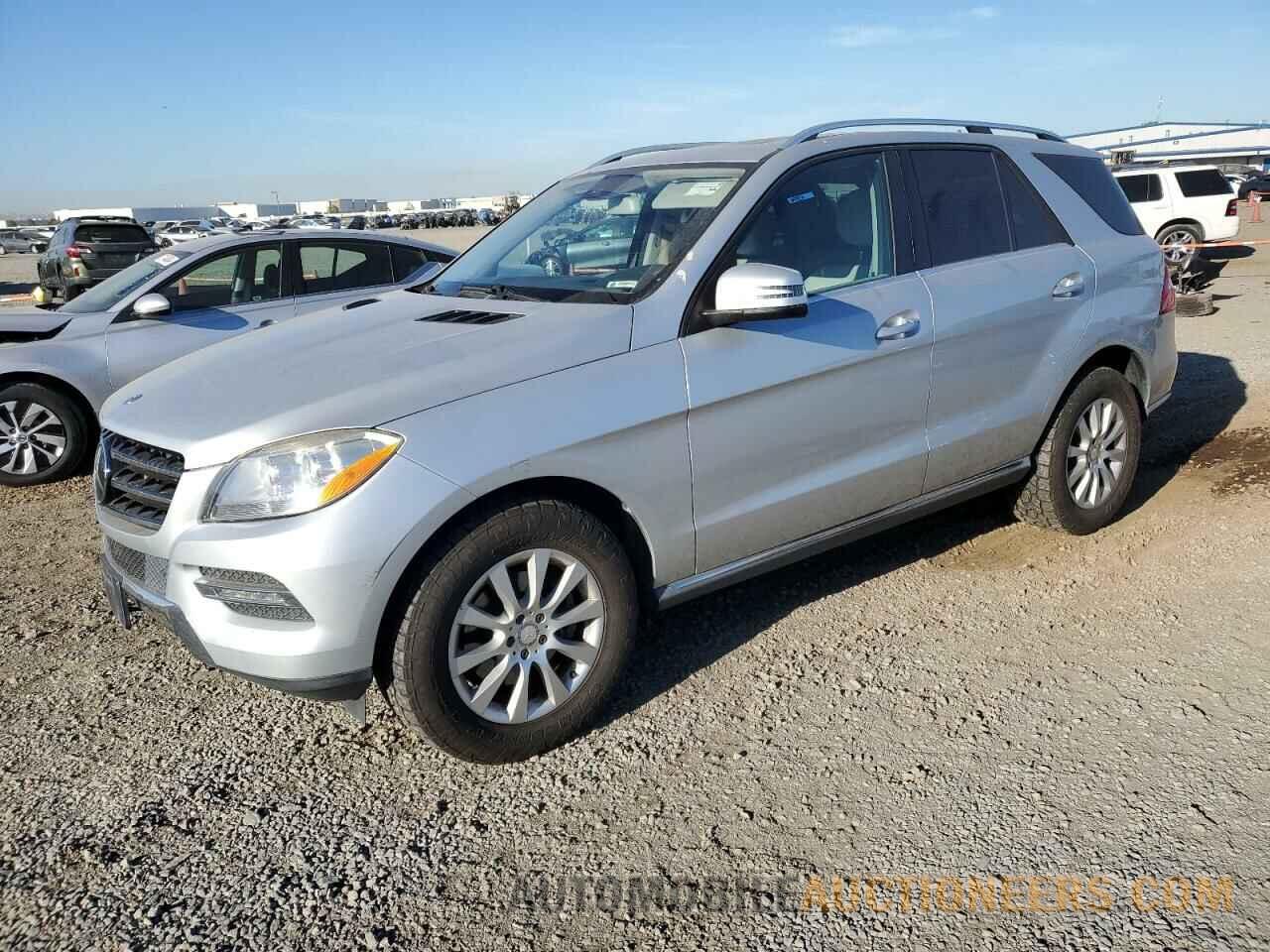 4JGDA0EB8FA580301 MERCEDES-BENZ M-CLASS 2015