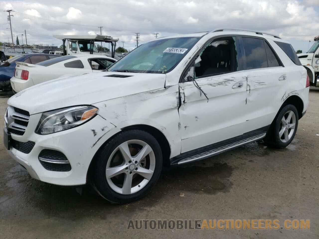 4JGDA5JB3HA852565 MERCEDES-BENZ GLE-CLASS 2017