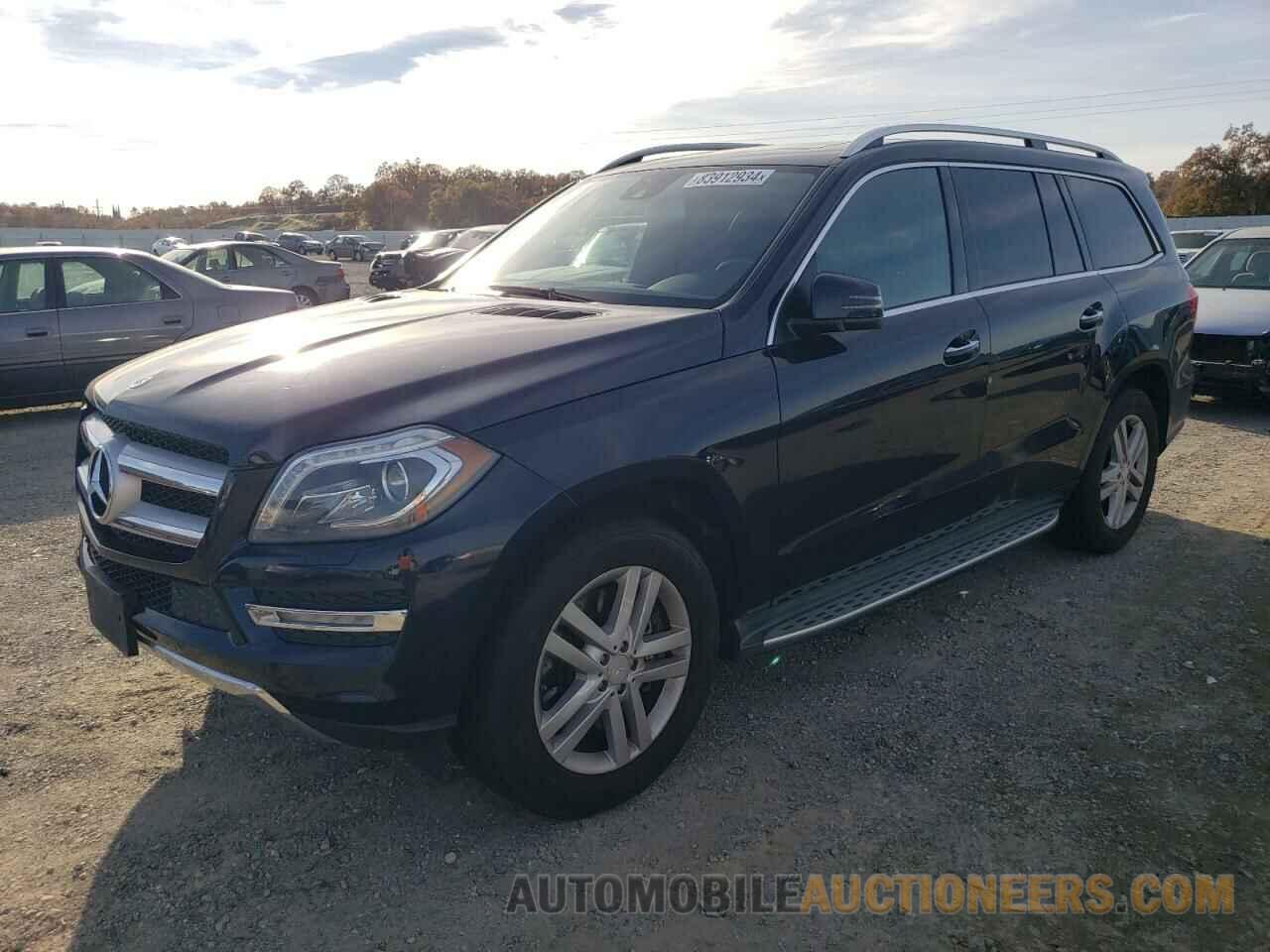 4JGDF7CE9DA135425 MERCEDES-BENZ GL-CLASS 2013