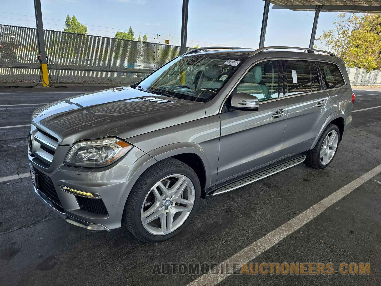 4JGDF7DE4GA668463 Mercedes-Benz GL 2016