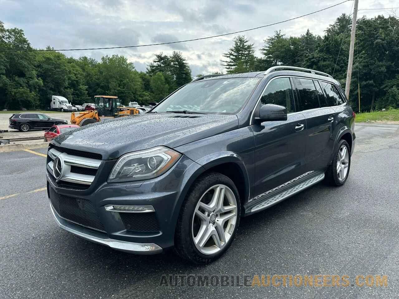 4JGDF7DE8FA481533 MERCEDES-BENZ GL-CLASS 2015