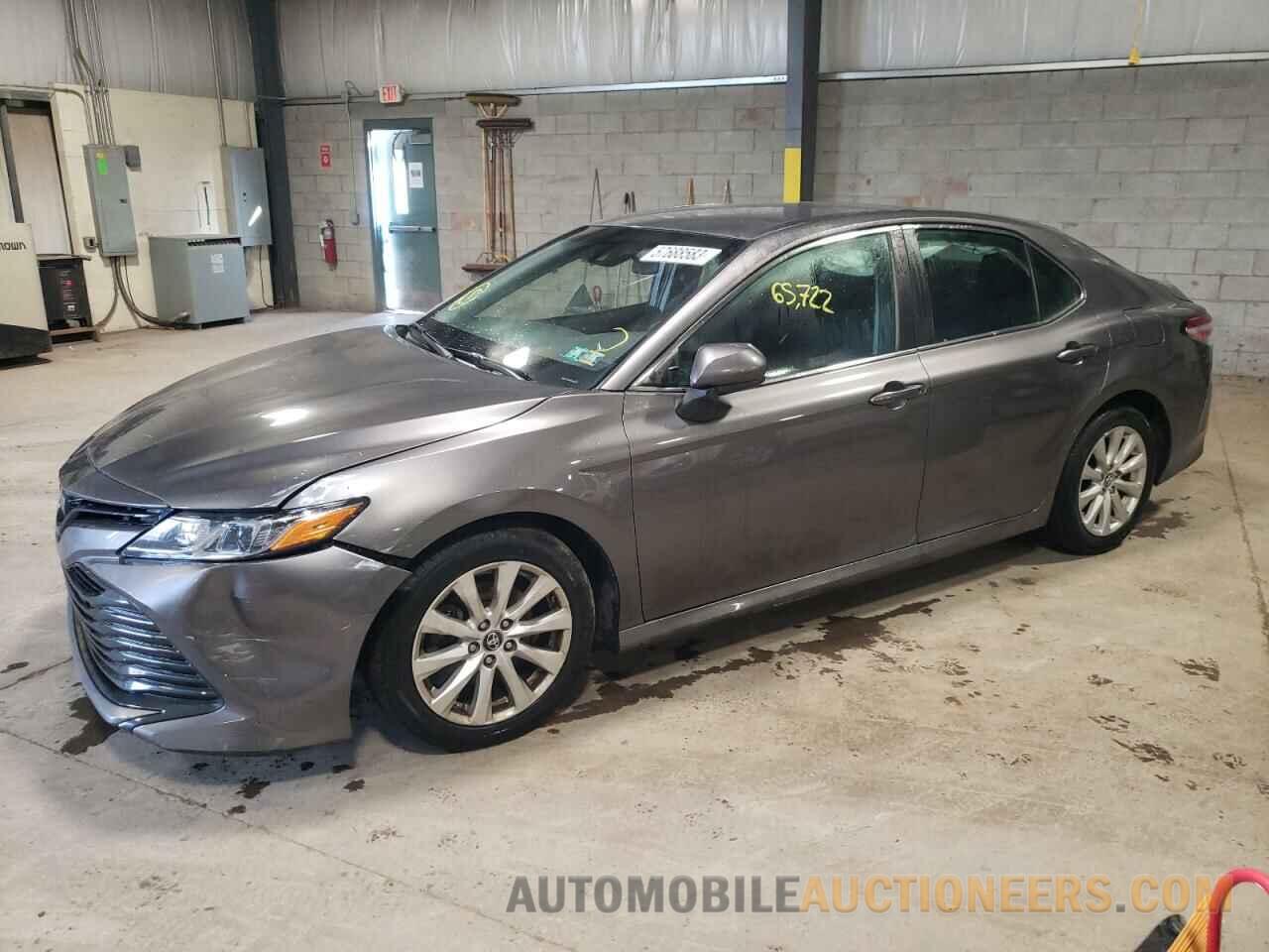 4T1B11HK0JU001947 TOYOTA CAMRY 2018