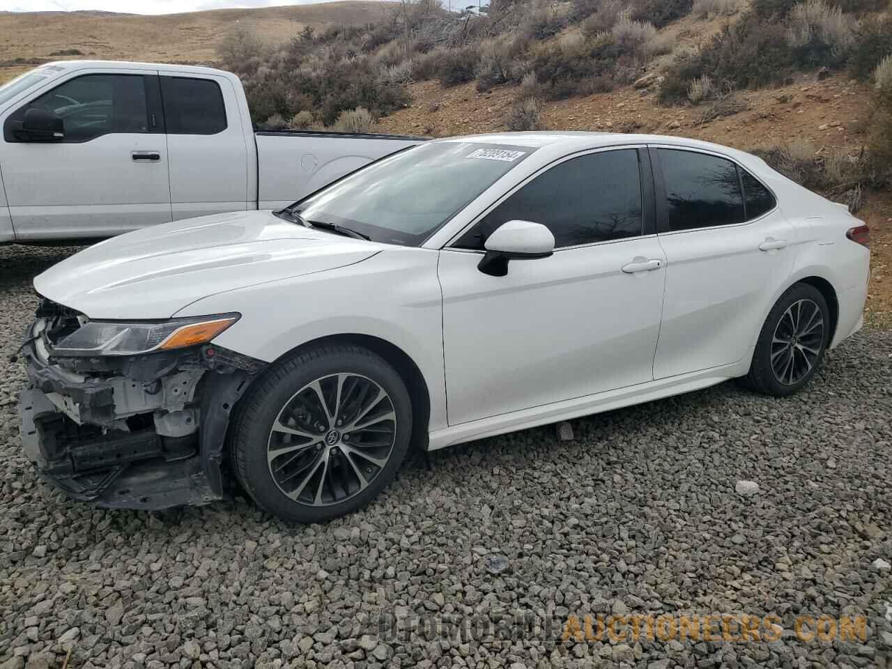 4T1B11HK0JU002984 TOYOTA CAMRY 2018