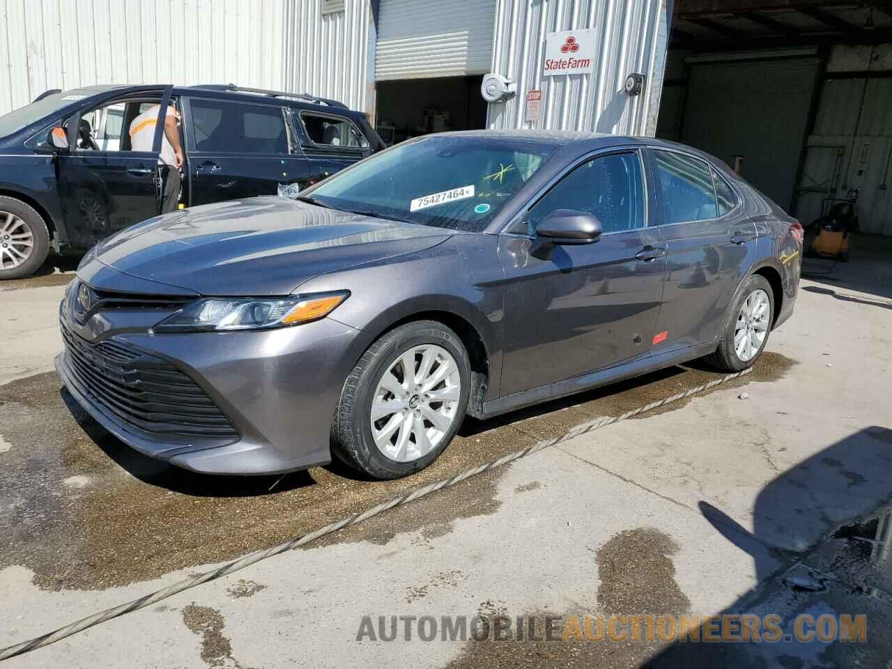 4T1B11HK0JU003312 TOYOTA CAMRY 2018