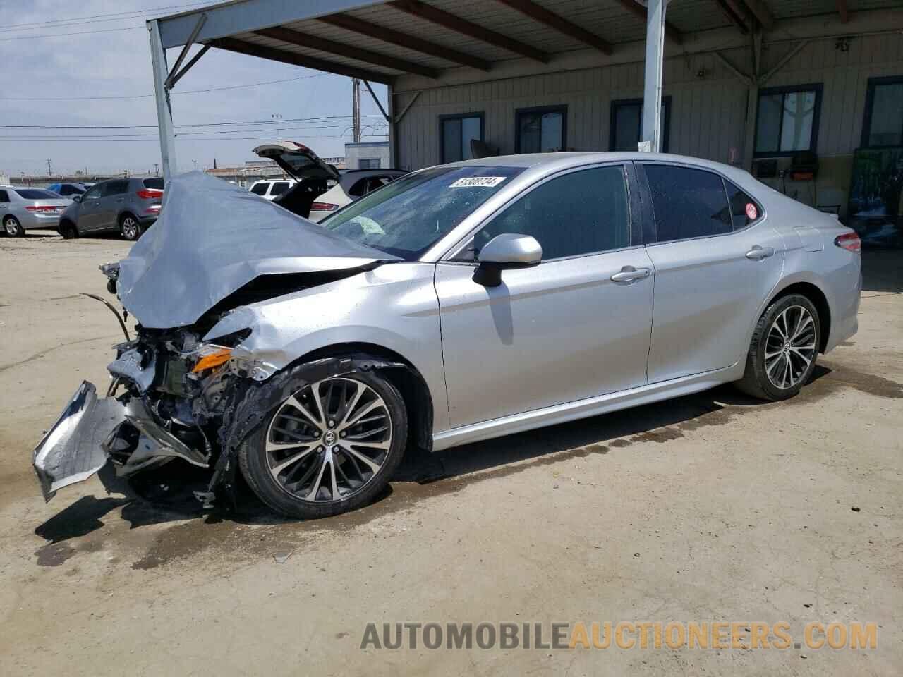 4T1B11HK0JU005206 TOYOTA CAMRY 2018