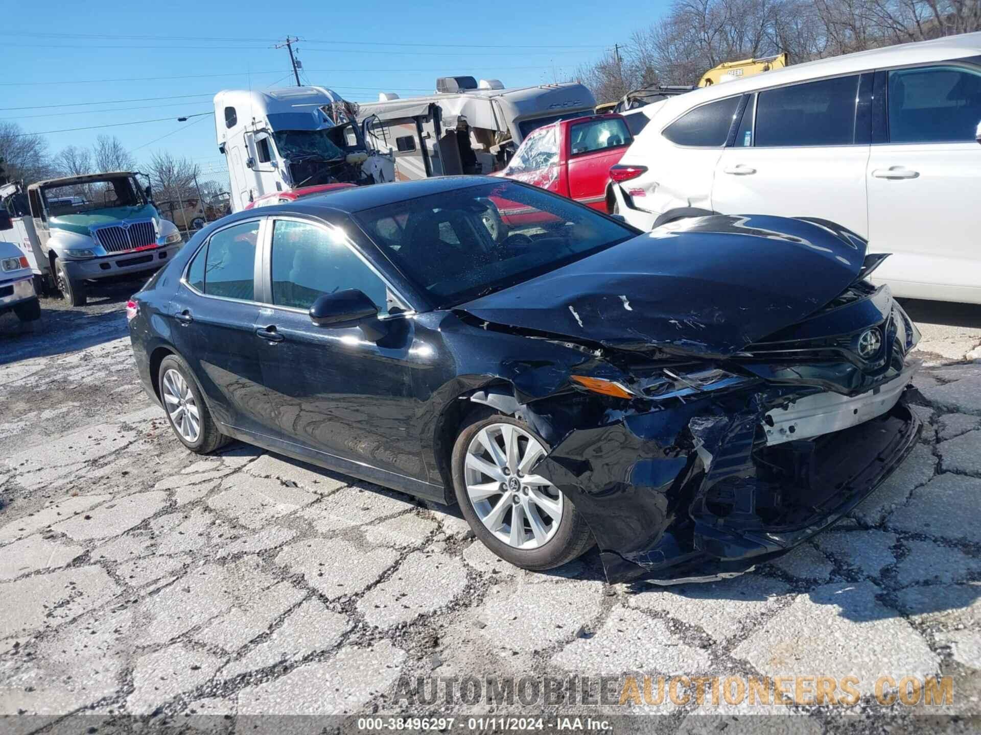 4T1B11HK0JU006937 TOYOTA CAMRY 2018