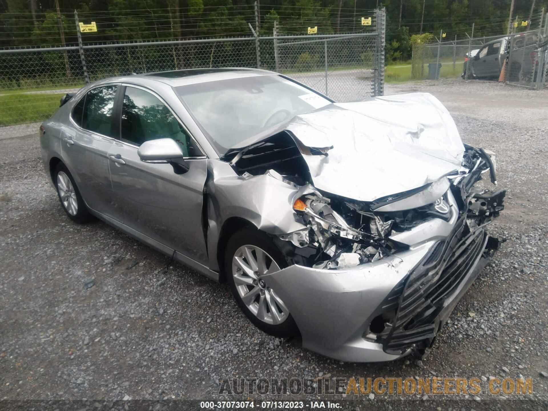 4T1B11HK0JU010356 TOYOTA CAMRY 2018