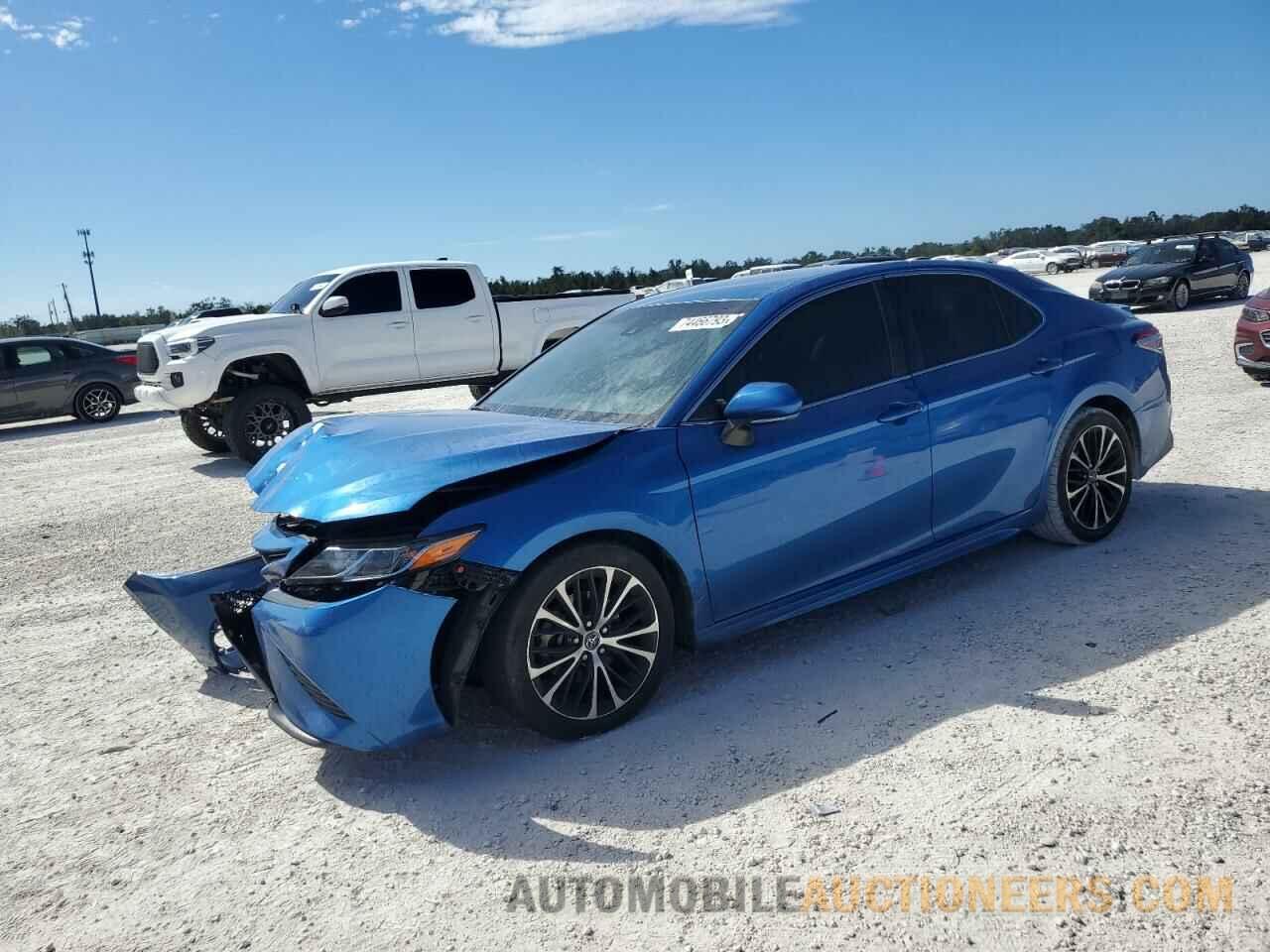 4T1B11HK0JU011944 TOYOTA CAMRY 2018