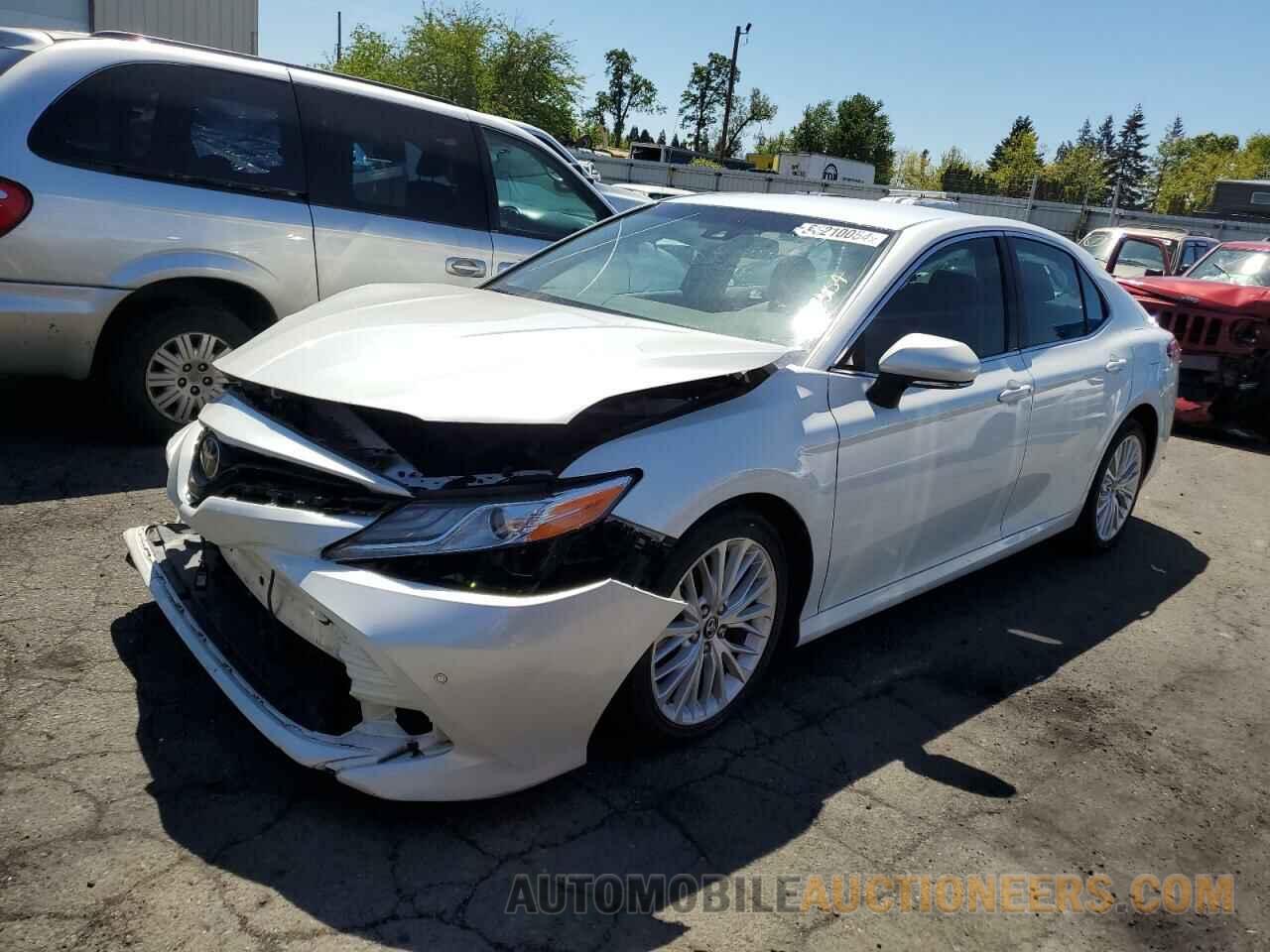 4T1B11HK0JU013774 TOYOTA CAMRY 2018