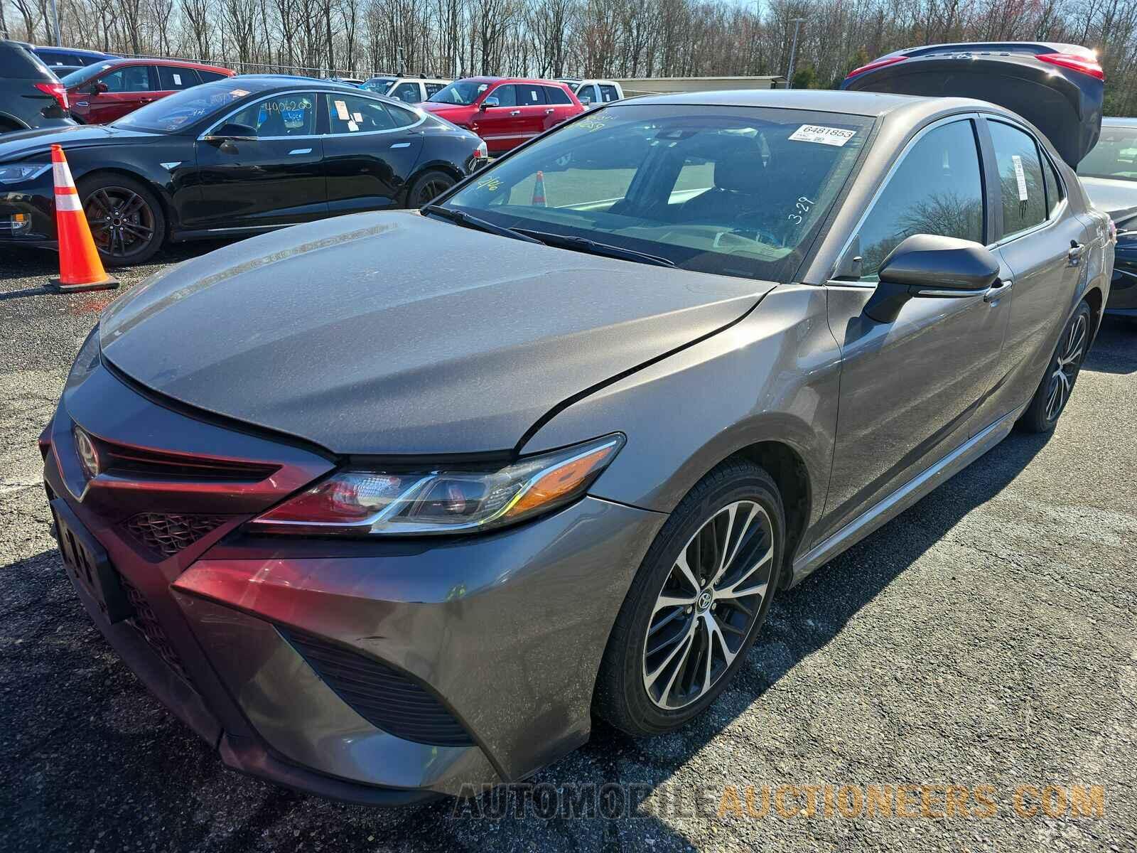 4T1B11HK0JU014259 Toyota Camry 2018