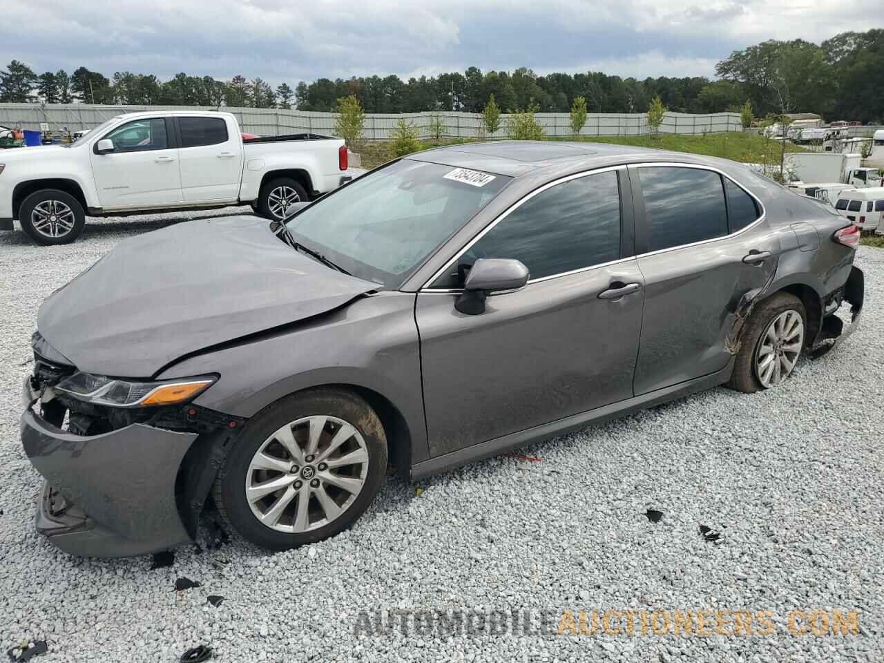 4T1B11HK0JU020577 TOYOTA CAMRY 2018