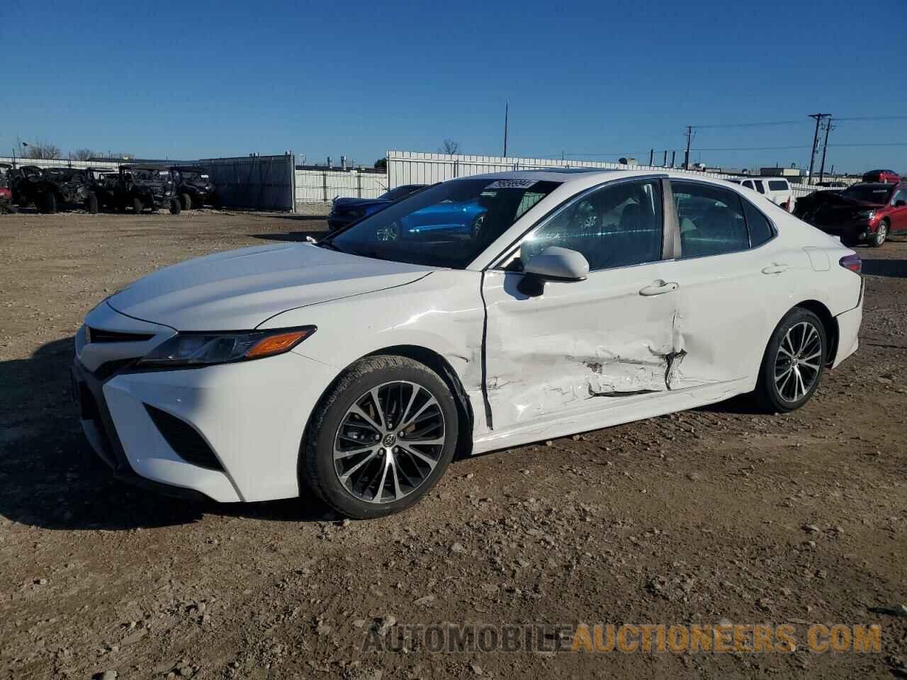 4T1B11HK0JU030445 TOYOTA CAMRY 2018