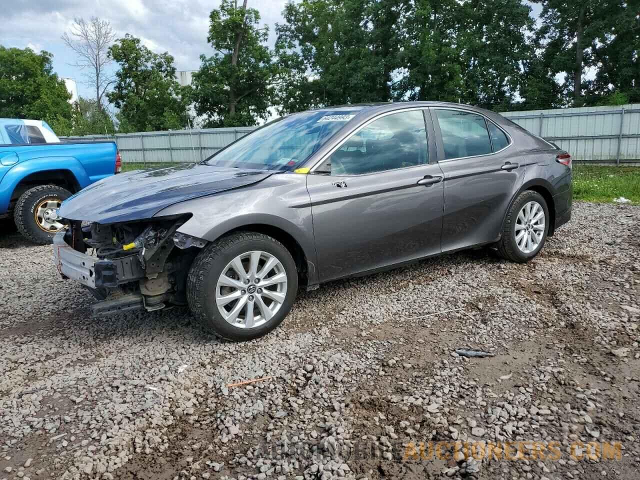 4T1B11HK0JU031465 TOYOTA CAMRY 2018