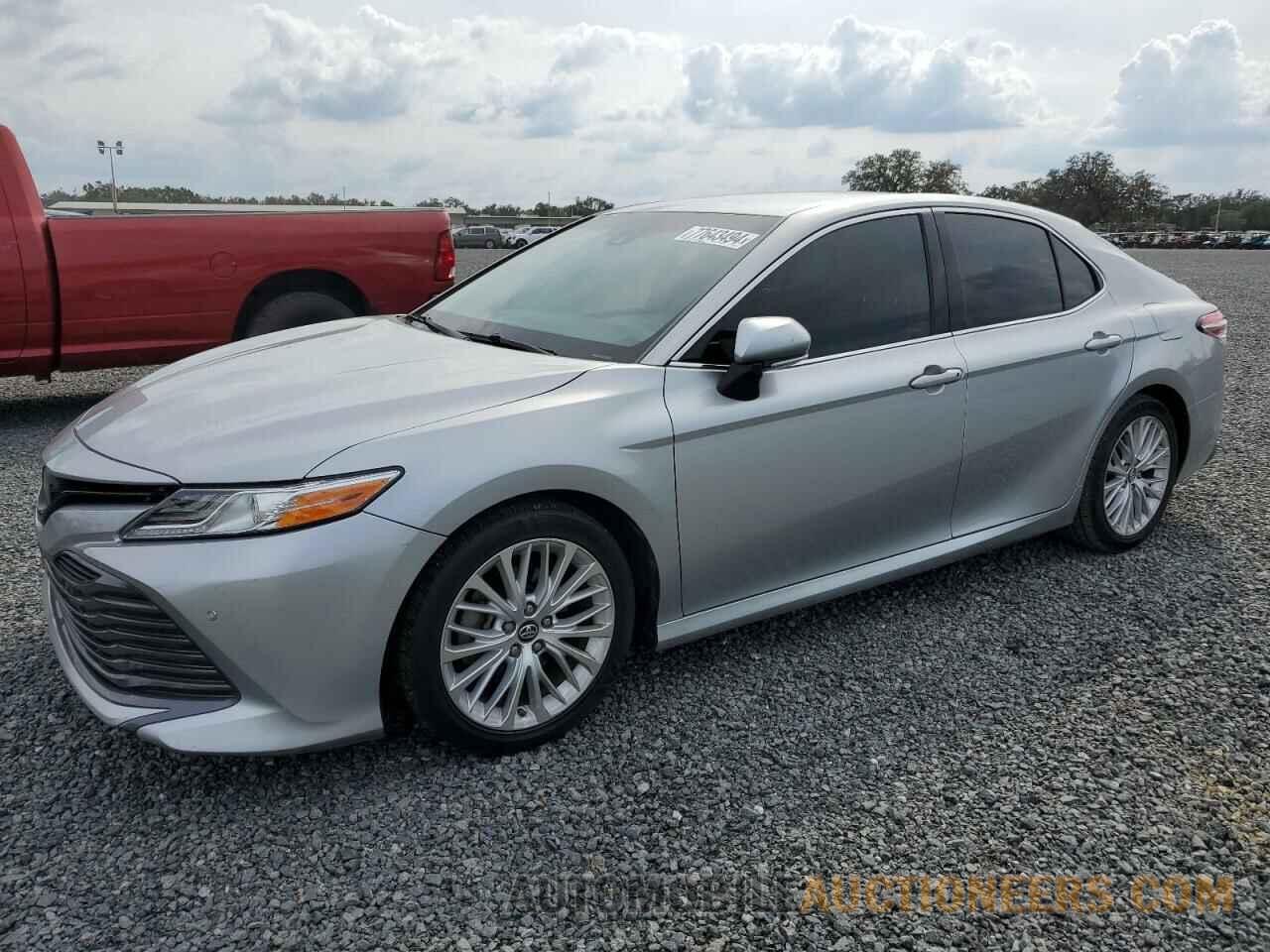 4T1B11HK0JU033099 TOYOTA CAMRY 2018